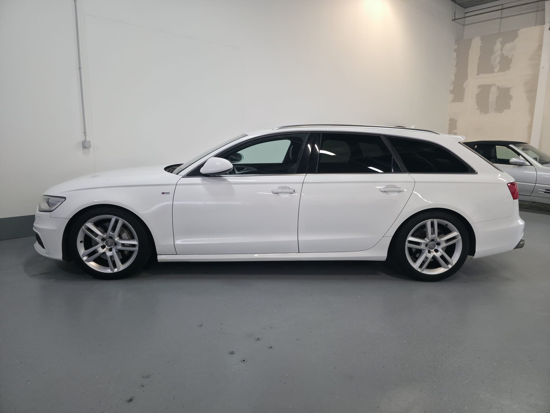 AUDI A6 Avant 3.0 TFSI V6 quattro S-tronic-image-7