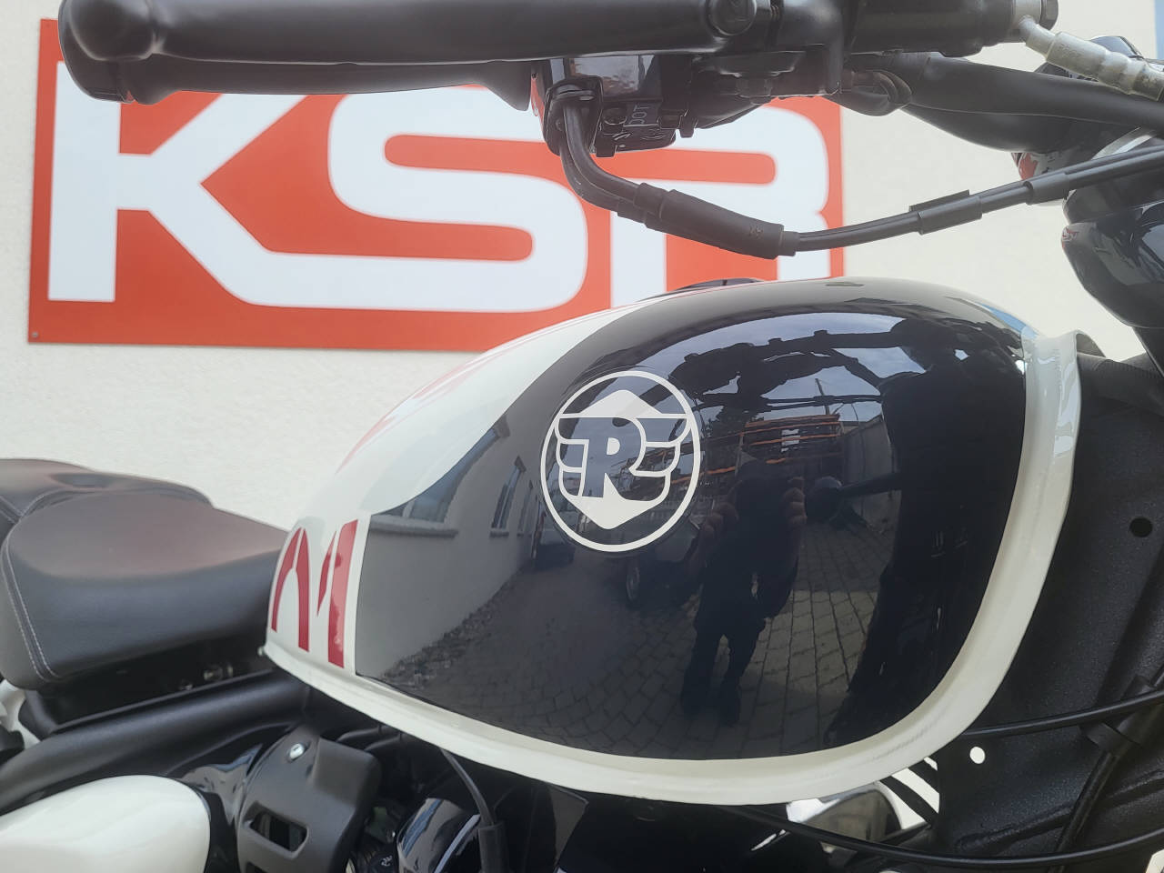 ROYAL ENFIELD Shotgun 650 Premium-image-9
