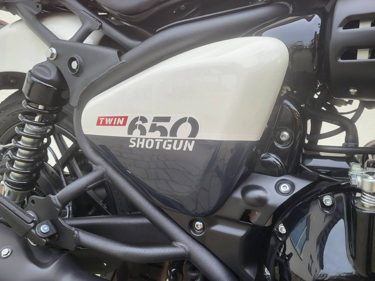 ROYAL ENFIELD Shotgun 650 Premium-image-11