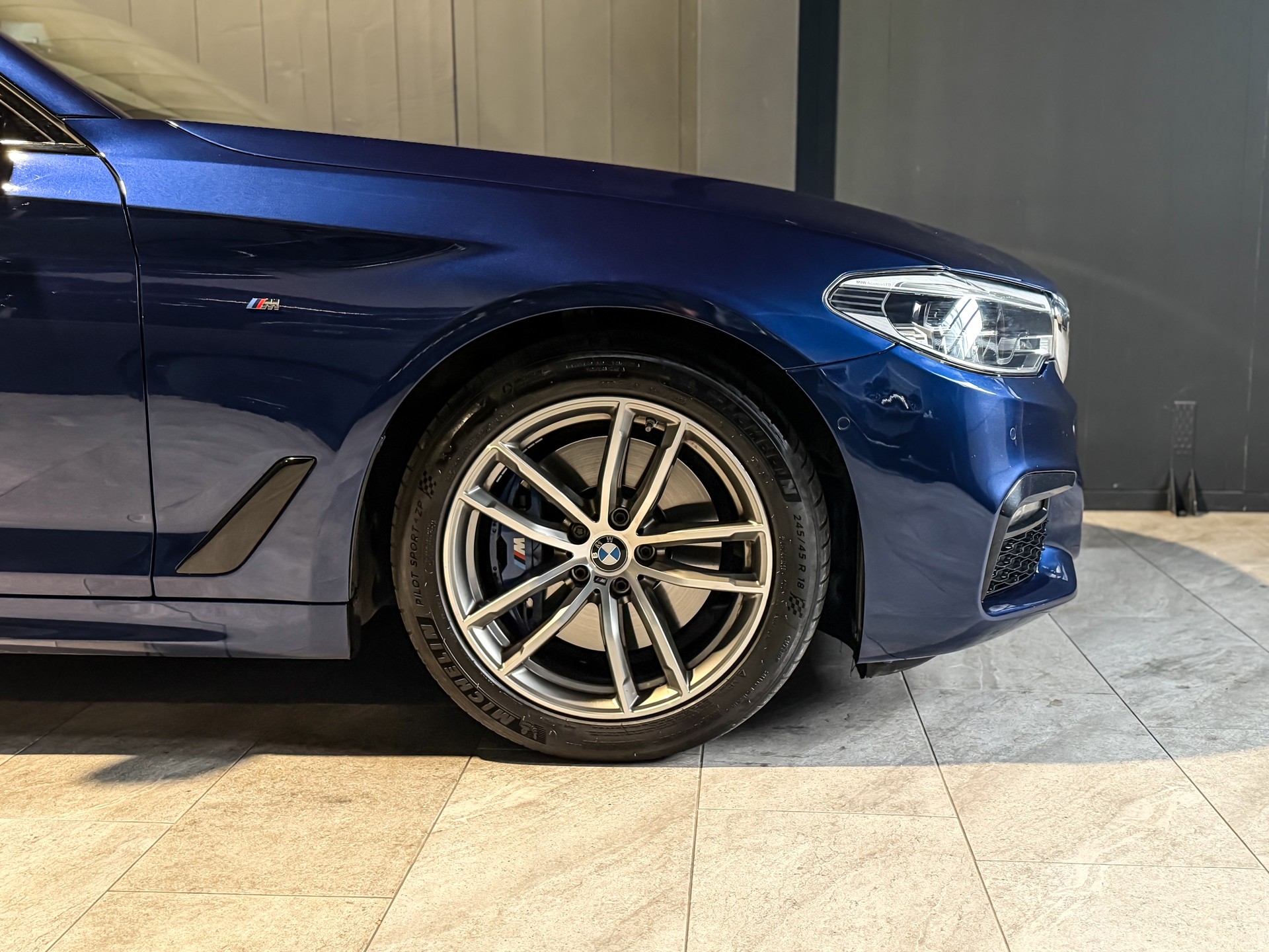 BMW 530d xDrive Touring Steptronic-image-1