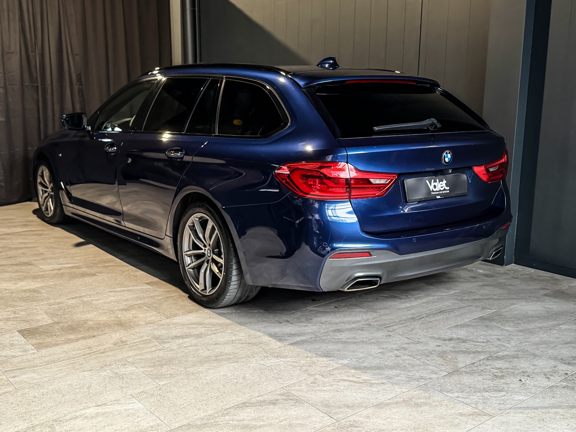 BMW 530d xDrive Touring Steptronic-image-3