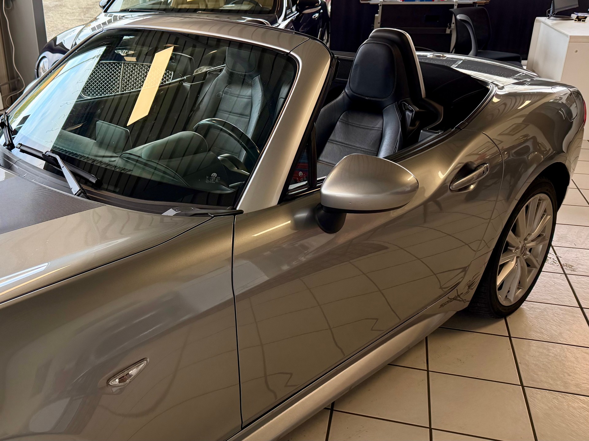 FIAT 124 Spider 1.4 TB Lusso-showroom-element-3