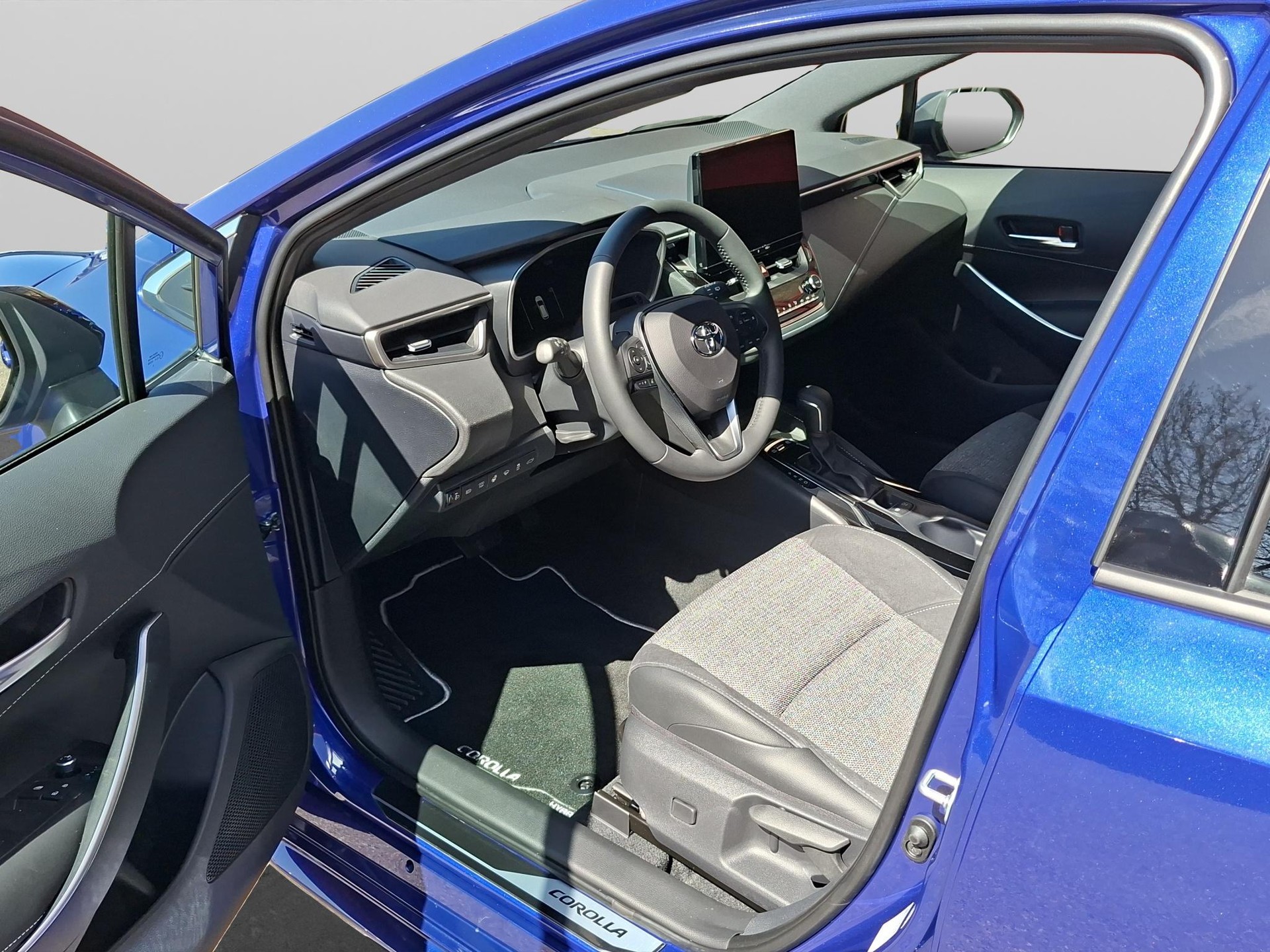 TOYOTA Corolla Touring Sports 2.0 HSD Swiss Edition-image-7