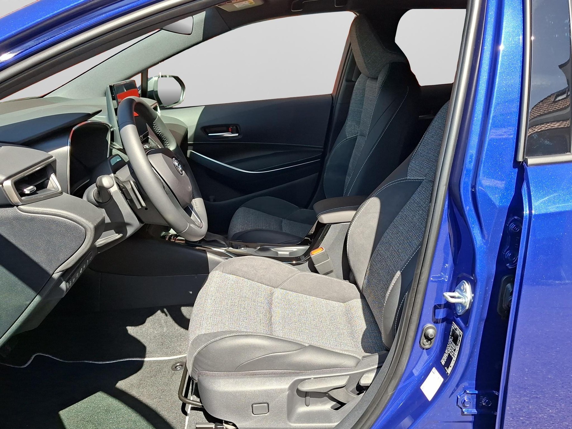 TOYOTA Corolla Touring Sports 2.0 HSD Swiss Edition-image-8