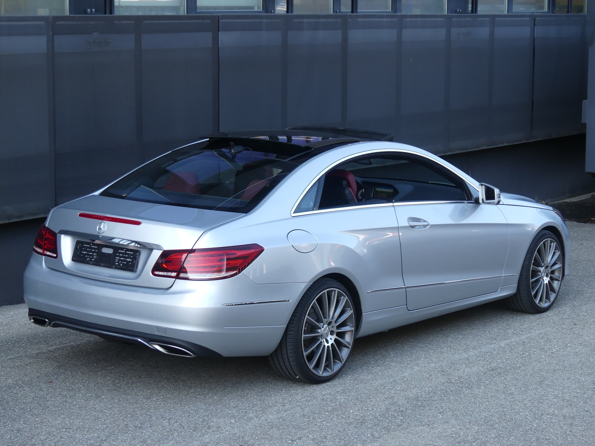 MERCEDES-BENZ E 400 4Matic 7G-Tronic-image-9