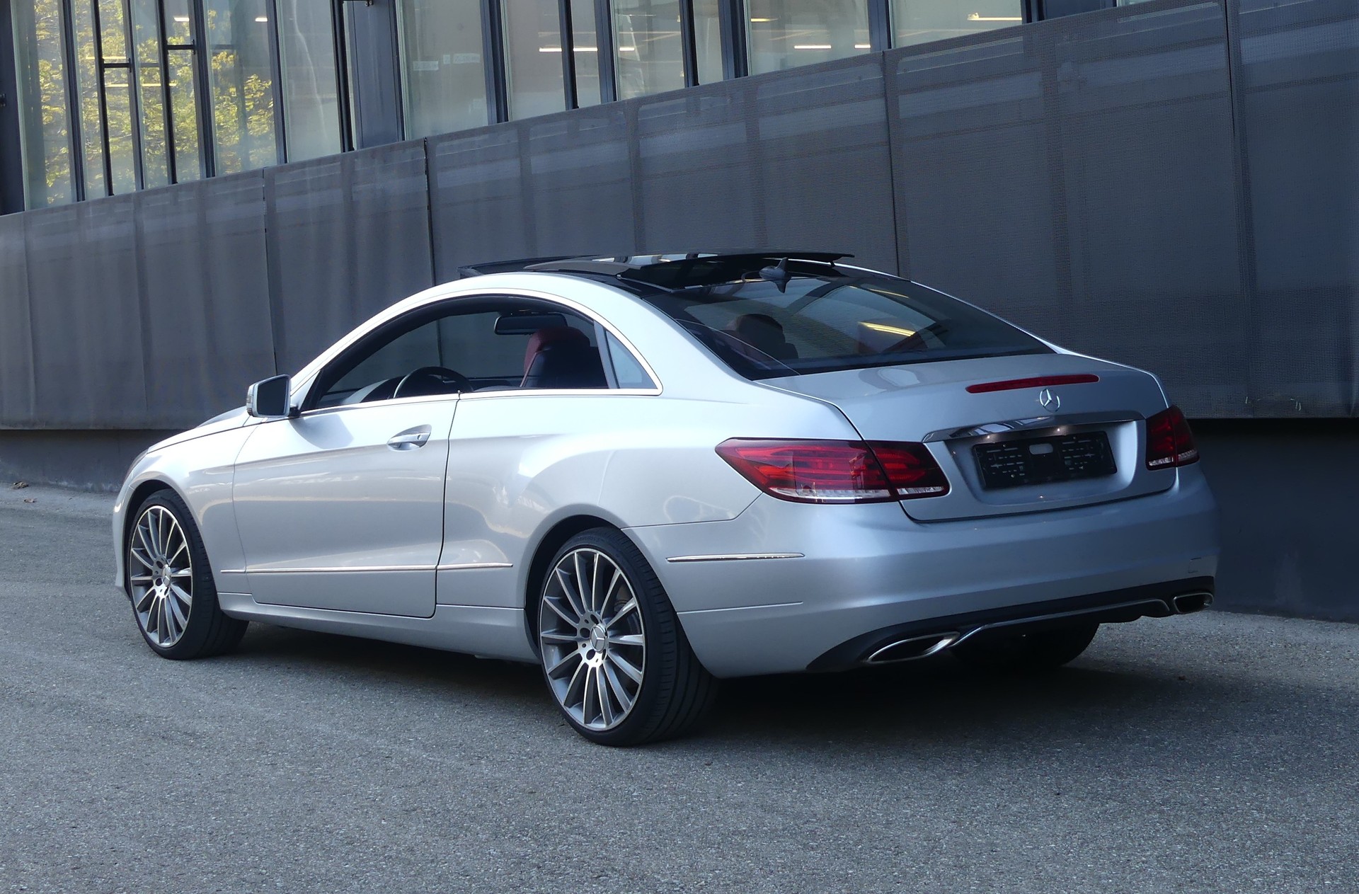 MERCEDES-BENZ E 400 4Matic 7G-Tronic-image-5