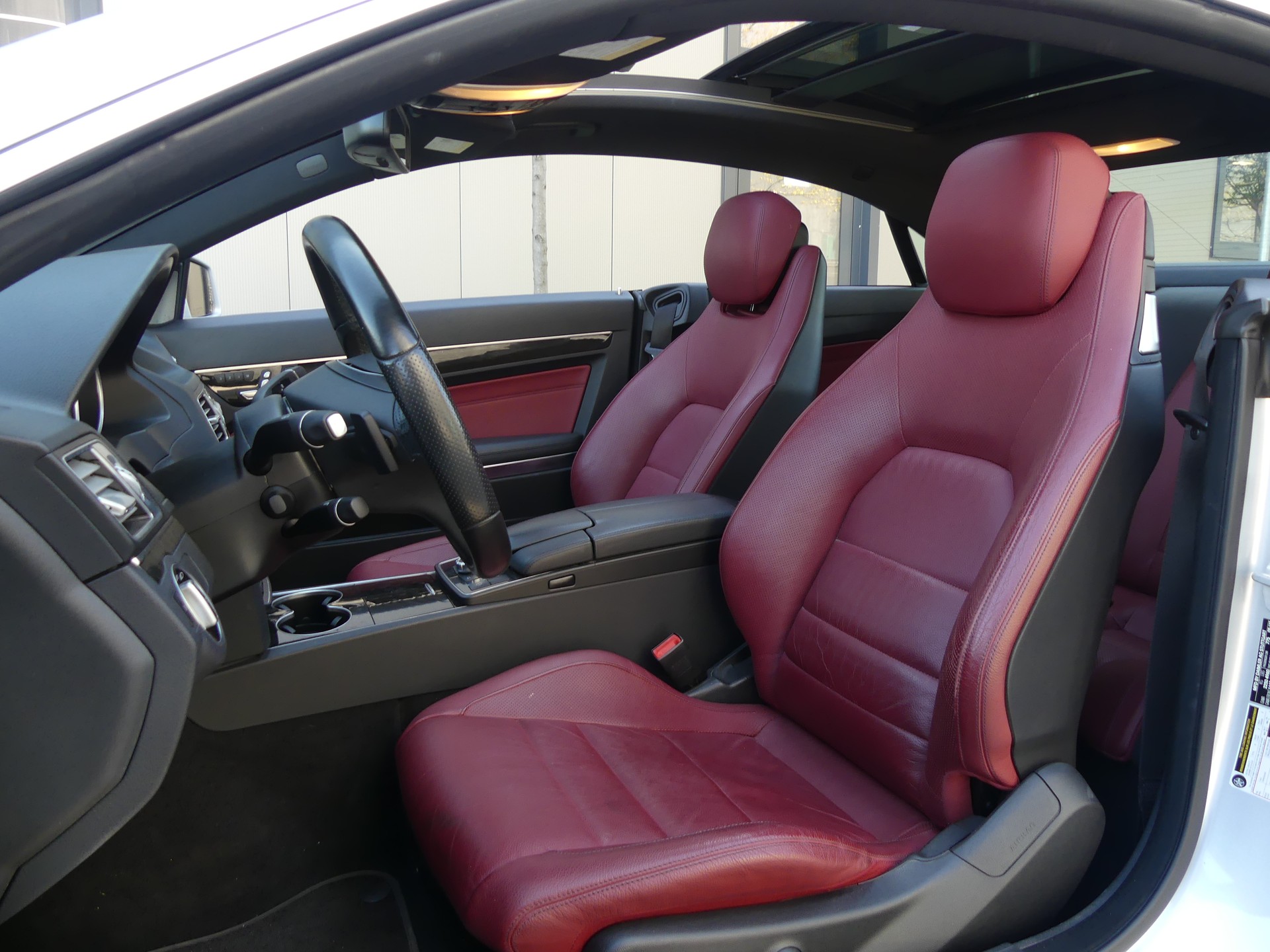 MERCEDES-BENZ E 400 4Matic 7G-Tronic-image-12