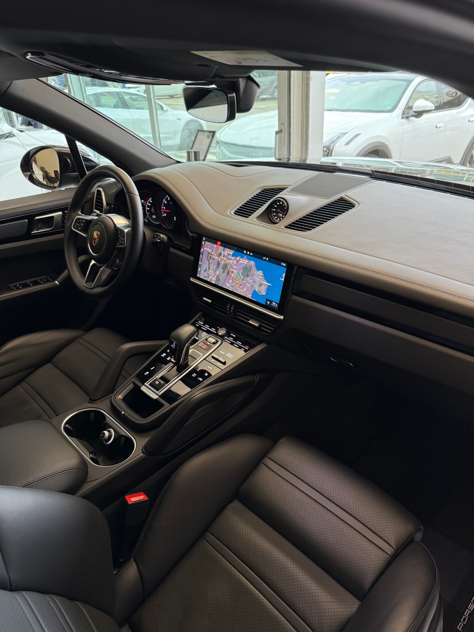 PORSCHE Cayenne S-image-16