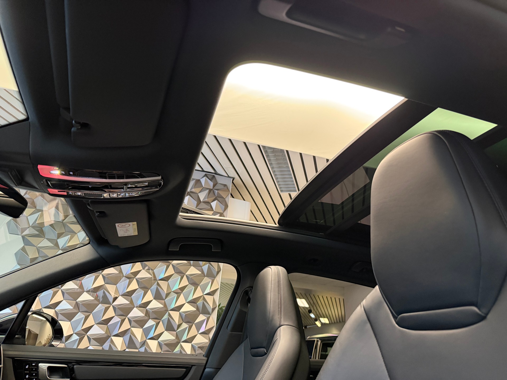 PORSCHE Cayenne S-image-8