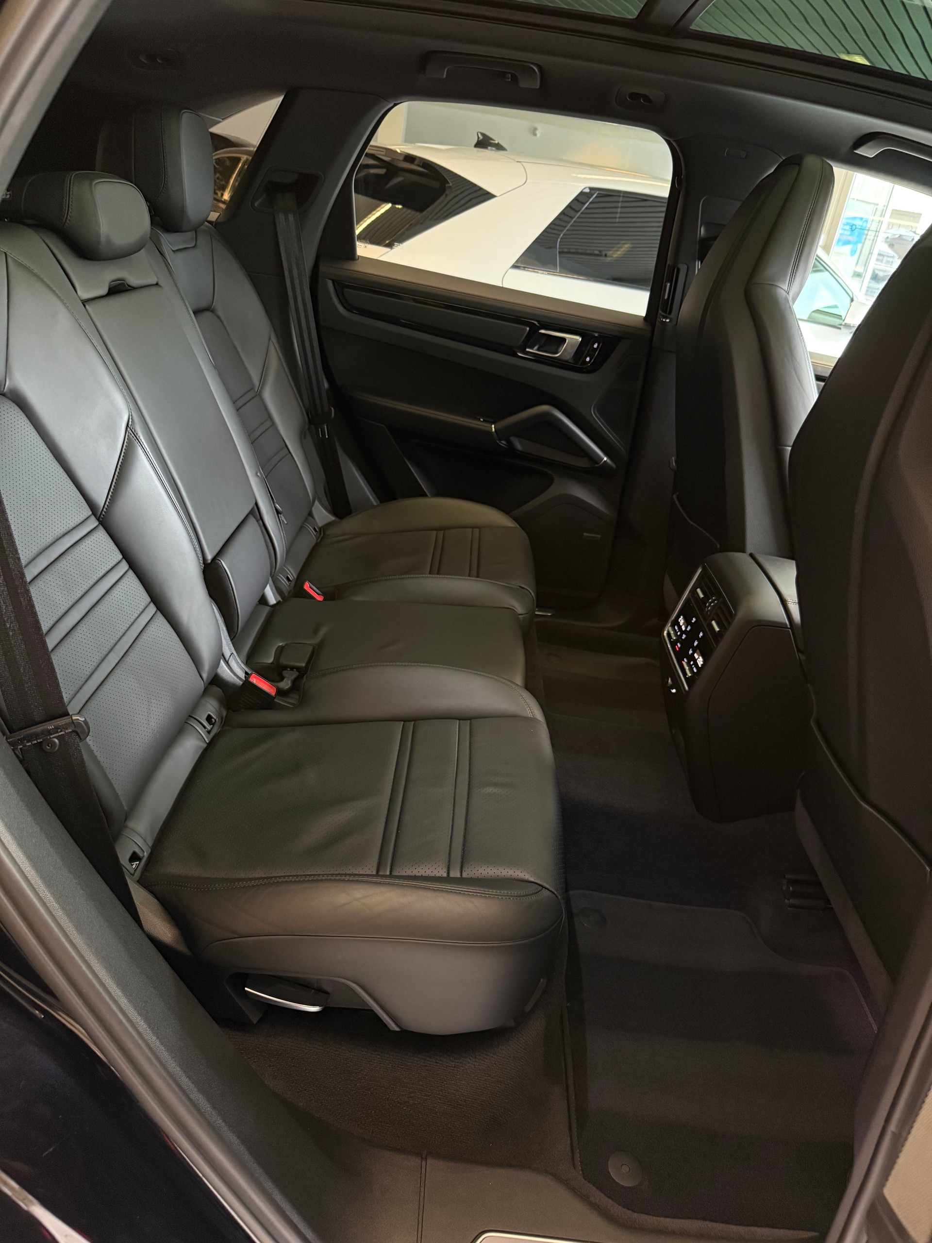 PORSCHE Cayenne S-image-14