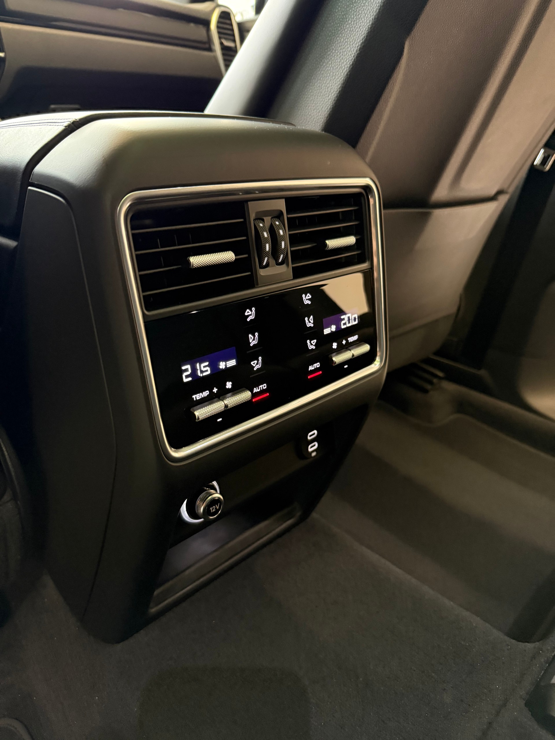 PORSCHE Cayenne S-image-30