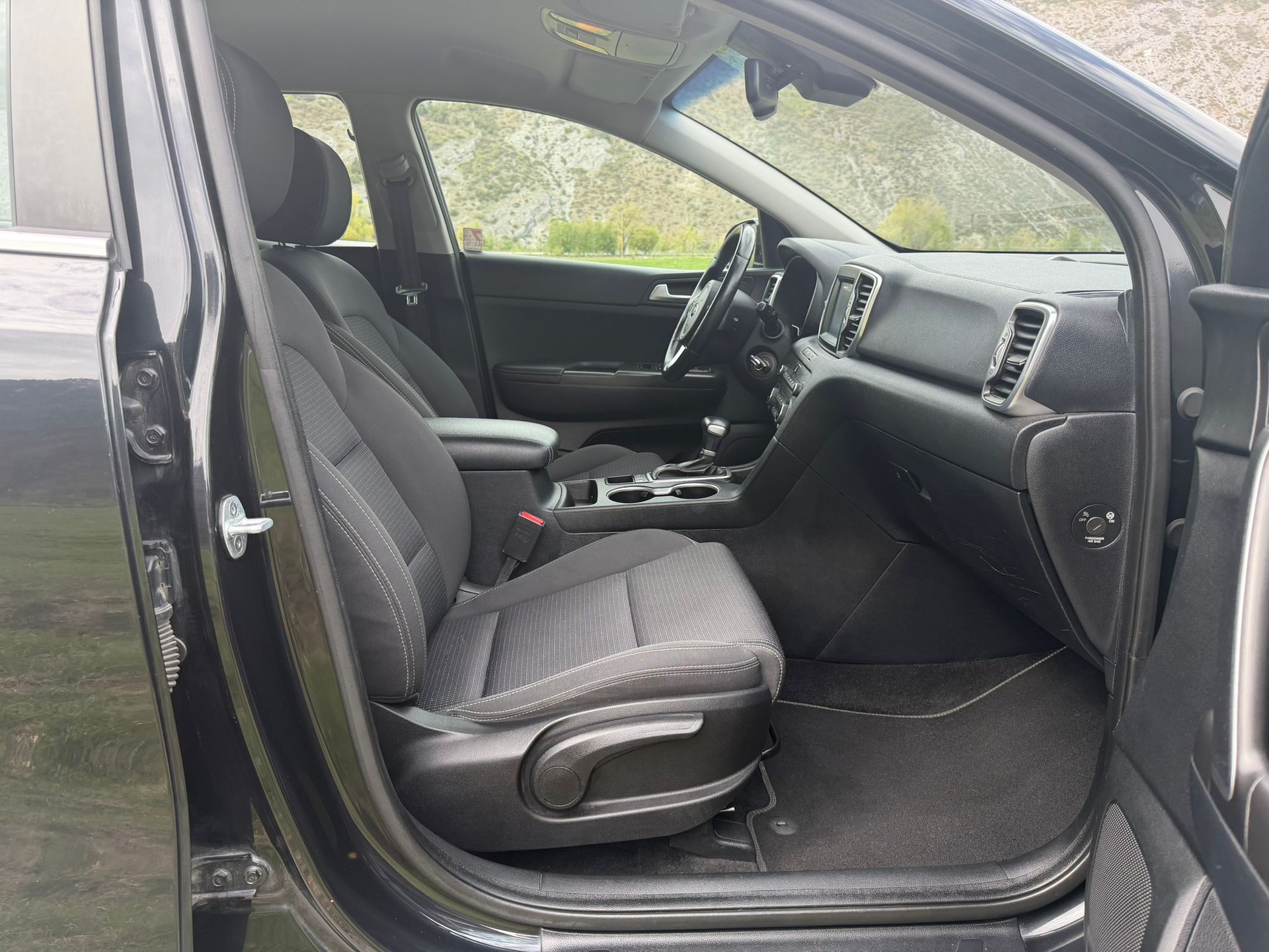 KIA Sportage 1.6 T-GDi Swiss City Line 4WD Automat-image-18