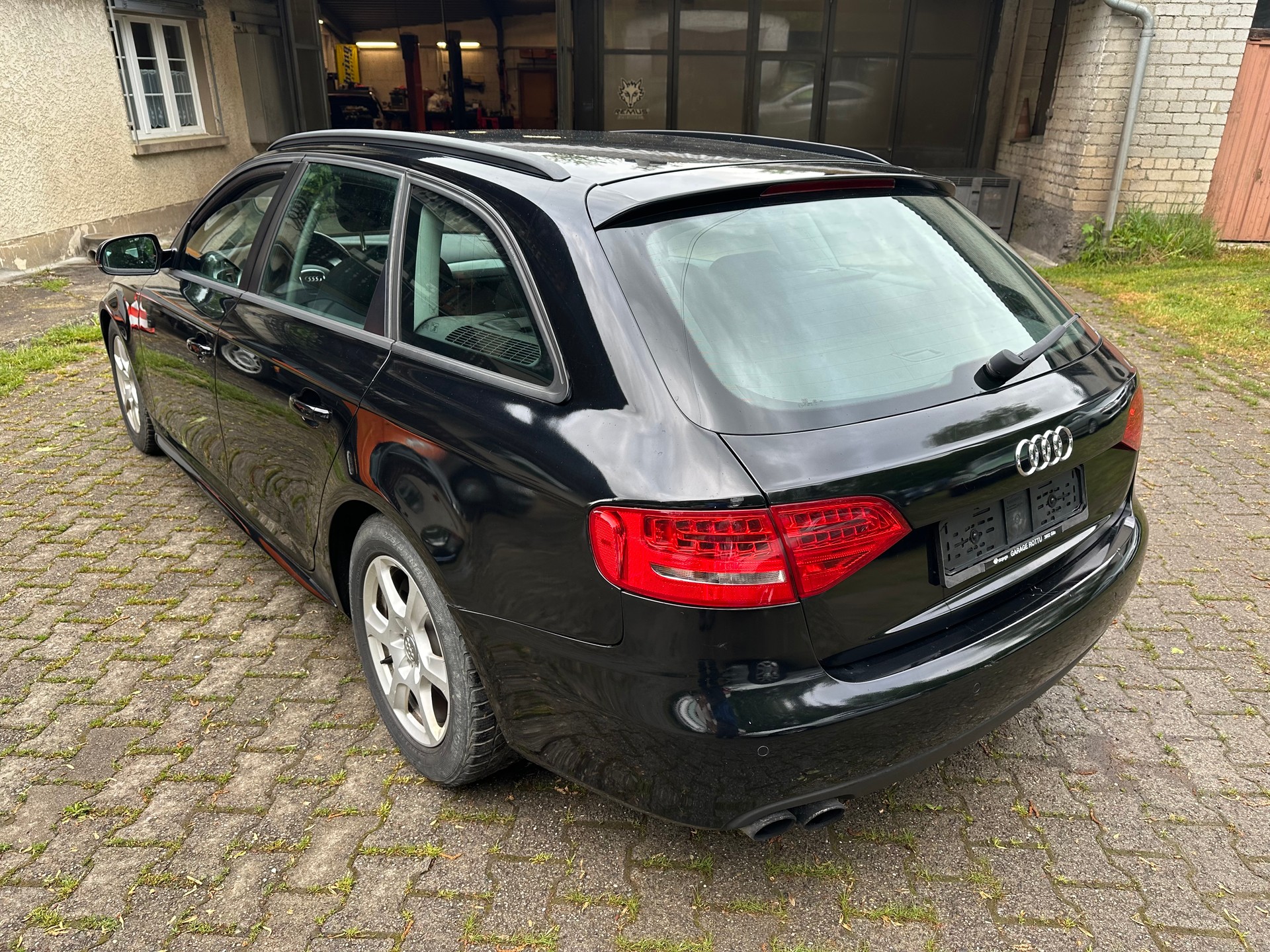 AUDI A4 Avant 1.8 TFSI FIXPREIS-image-9