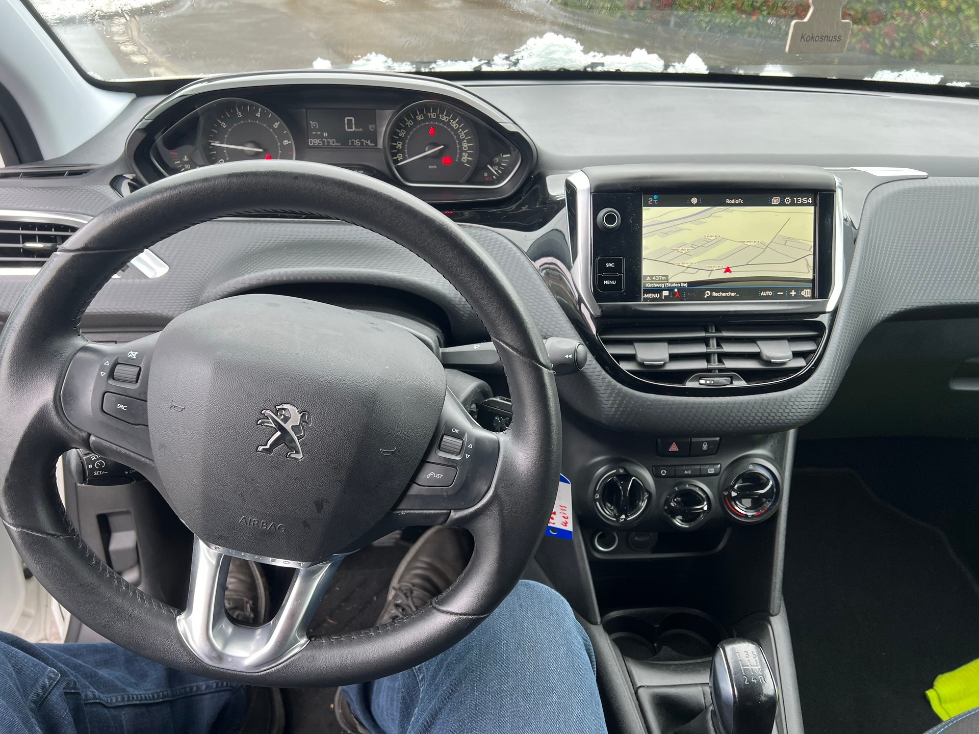 PEUGEOT 208 1.2 PureTech Signature -frisch ab Mfk-image-4