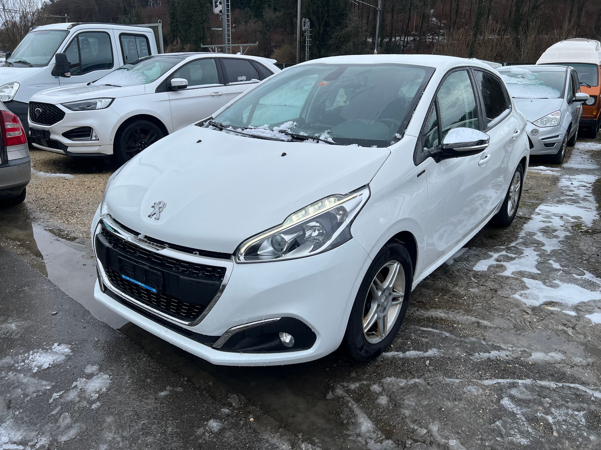 PEUGEOT 208 1.2 PureTech Signature -frisch ab Mfk