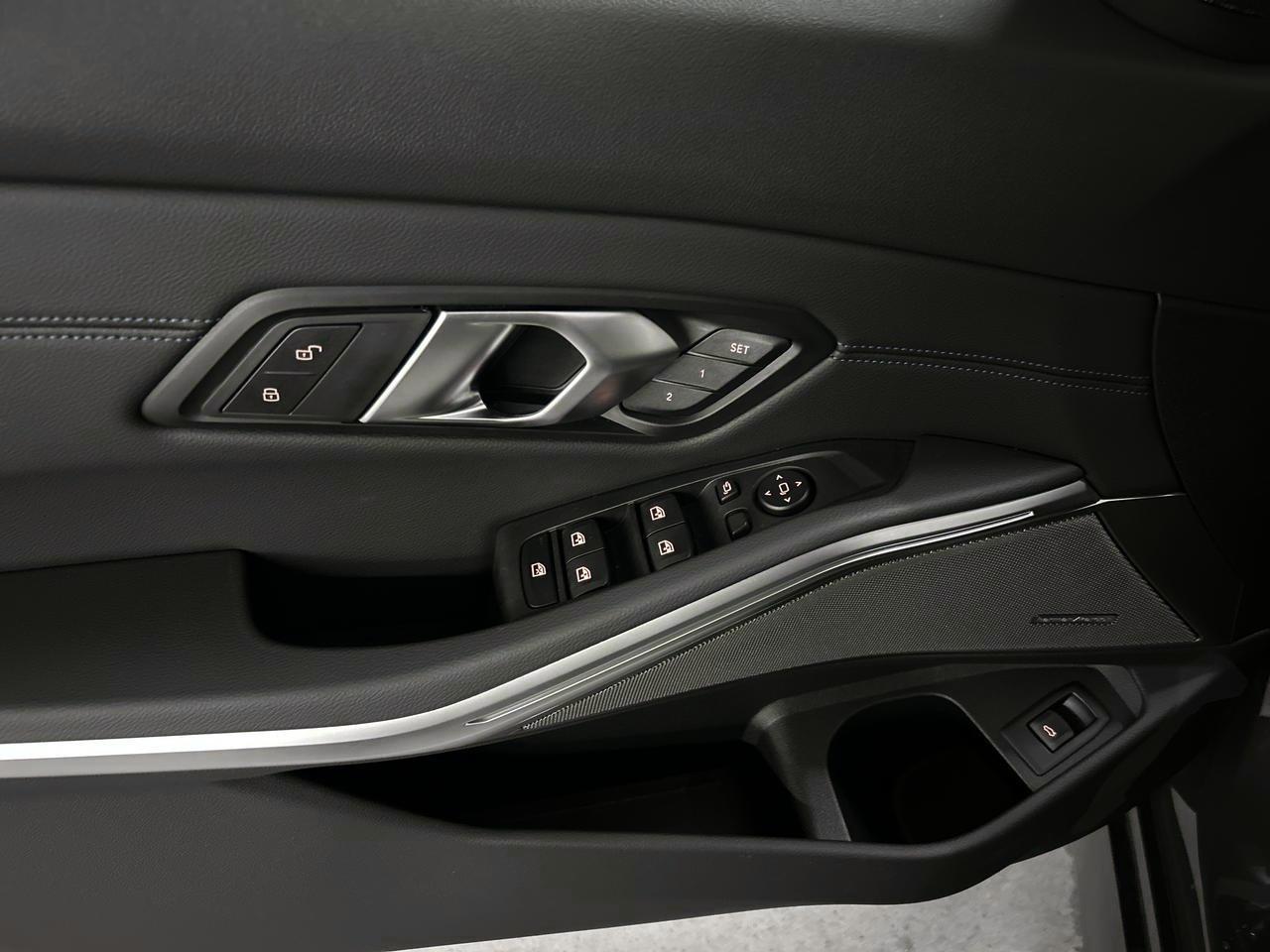 BMW 330i xDrive Touring M Sport-image-17
