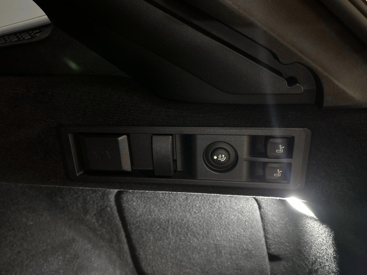 BMW 330i xDrive Touring M Sport-image-9