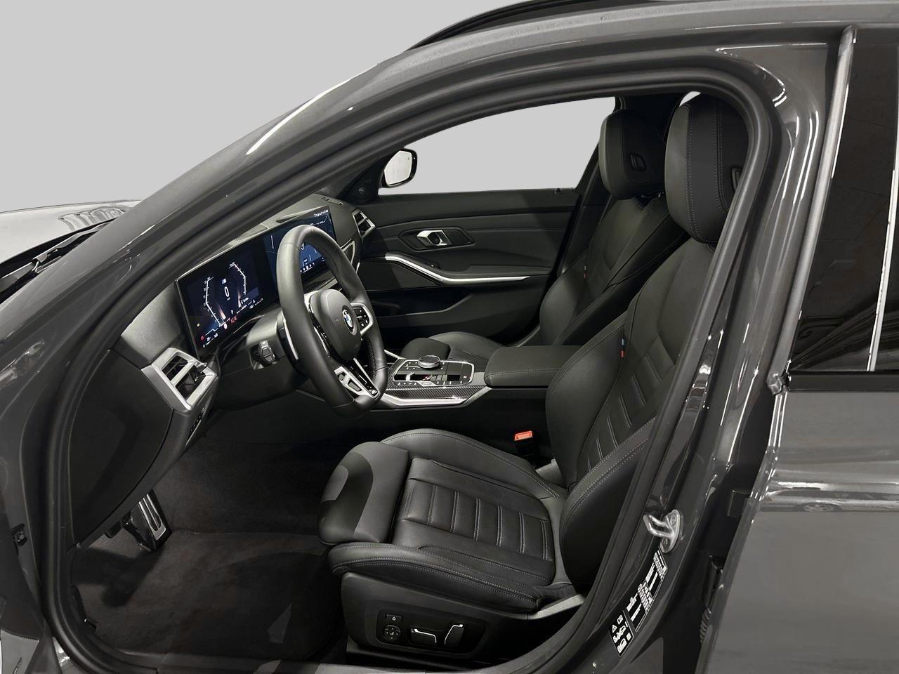 BMW 330i xDrive Touring M Sport-image-14