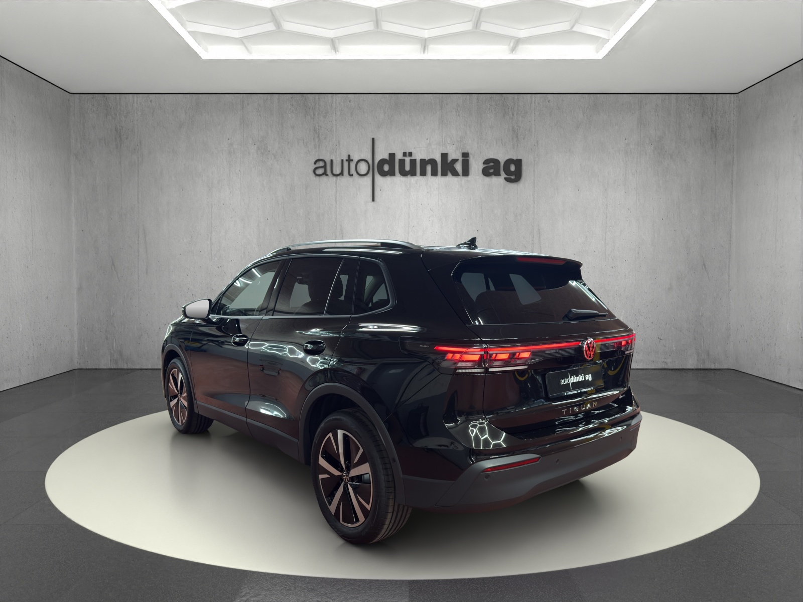VW Tiguan 2.0 TSI DSG United 4Motion-showroom-element-2
