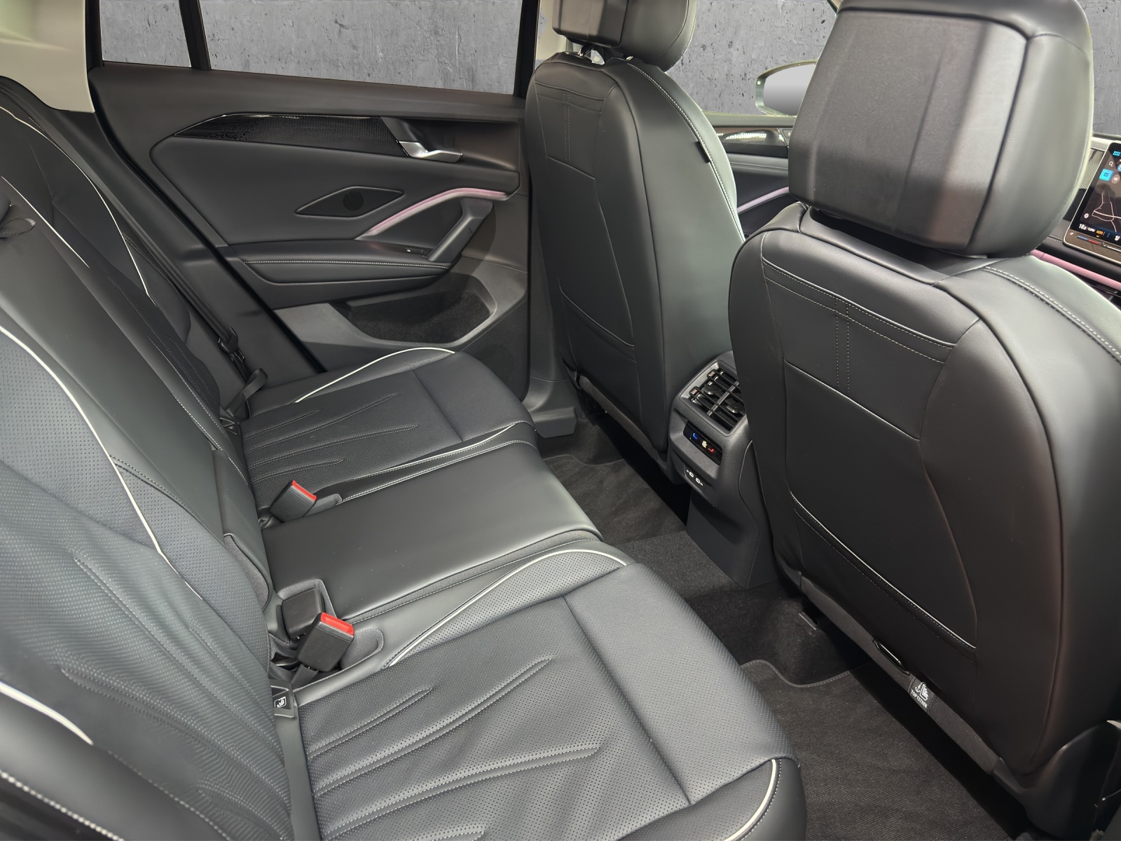 VW Tiguan 2.0 TSI DSG United 4Motion-image-11