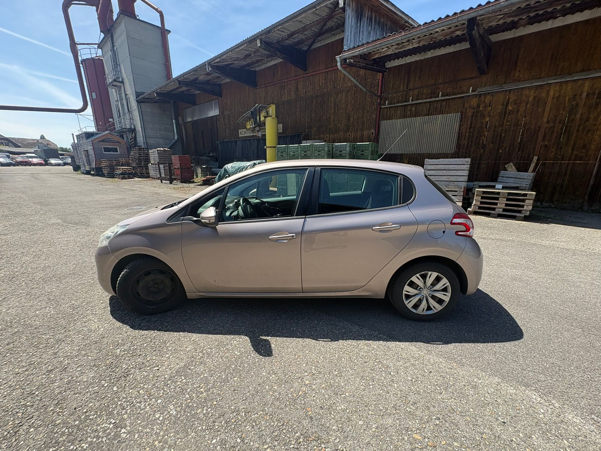 PEUGEOT 208 1.4 VTI Active-image-5