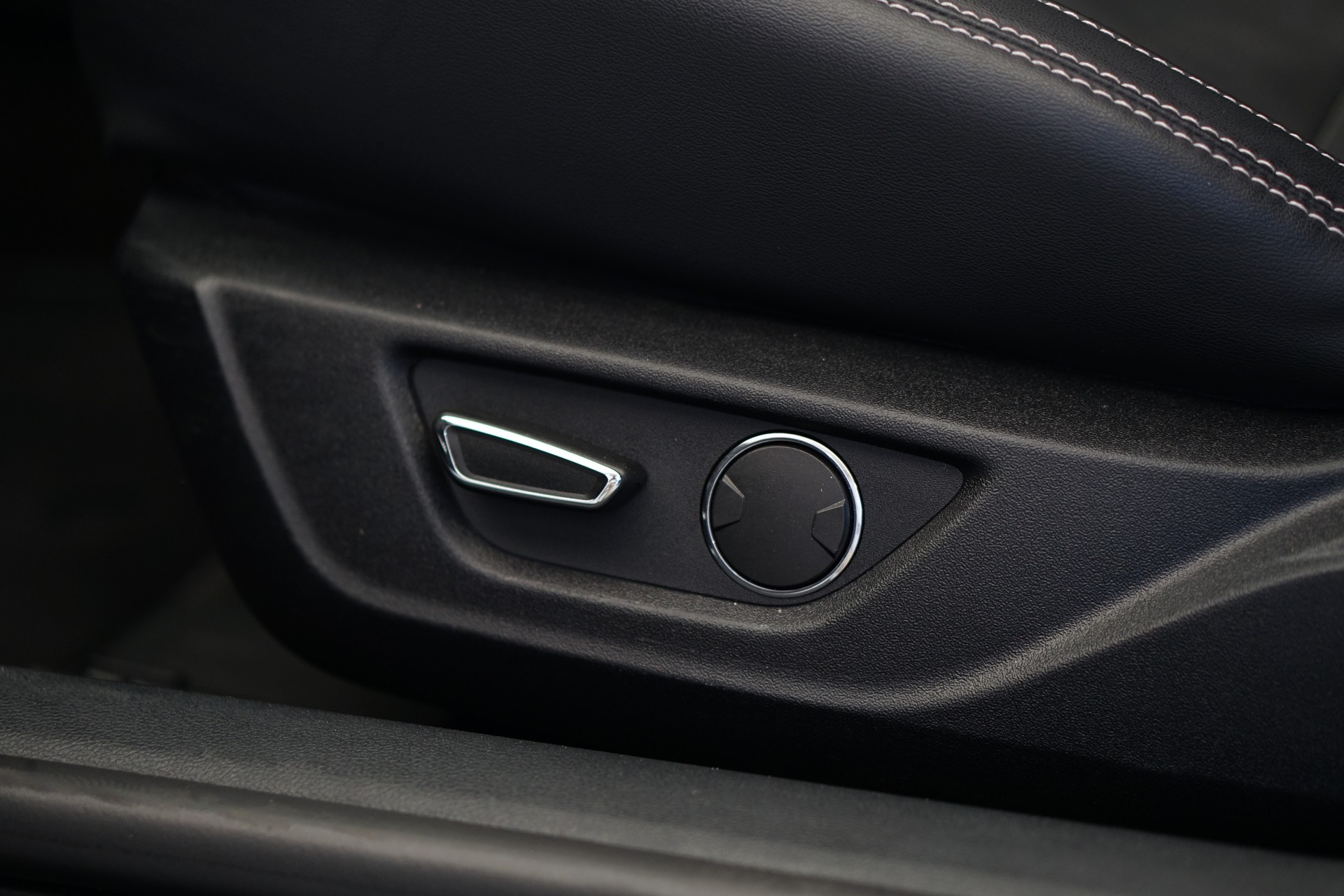 FORD Mustang Convertible 5.0 V8 GT Automat *CH-Fahrzeug*-image-21