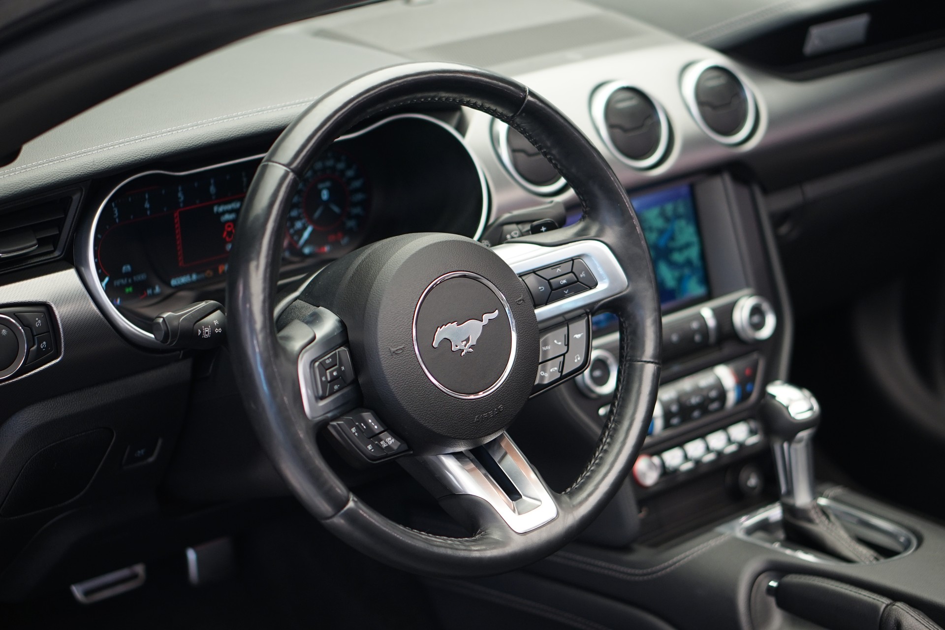 FORD Mustang Convertible 5.0 V8 GT Automat *CH-Fahrzeug*-image-22