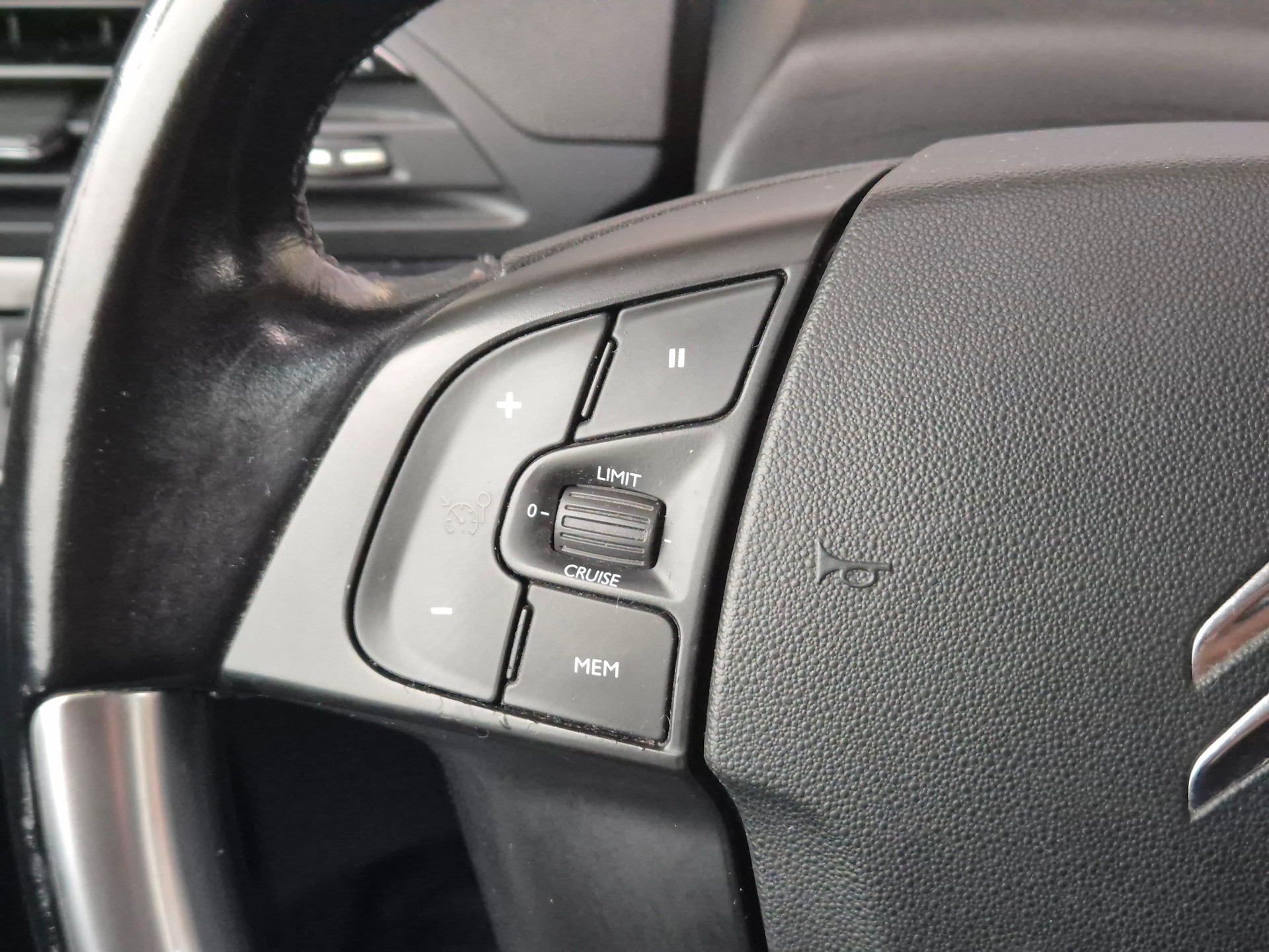 CITROEN C4 Picasso 1.2 Pure Tech Séduction-image-23