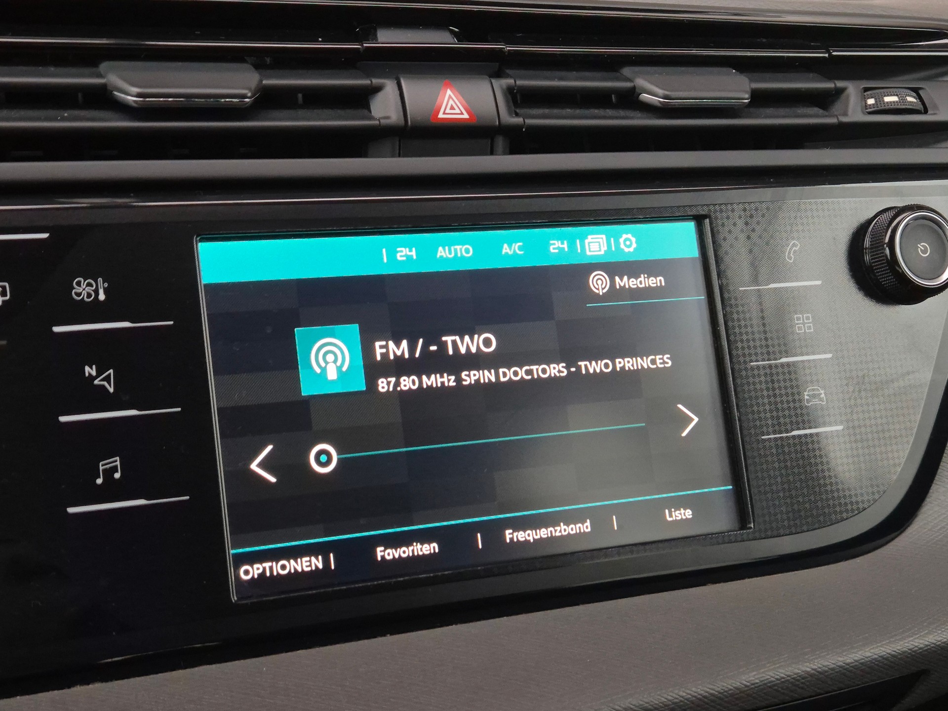 CITROEN C4 Picasso 1.2 Pure Tech Séduction-image-15