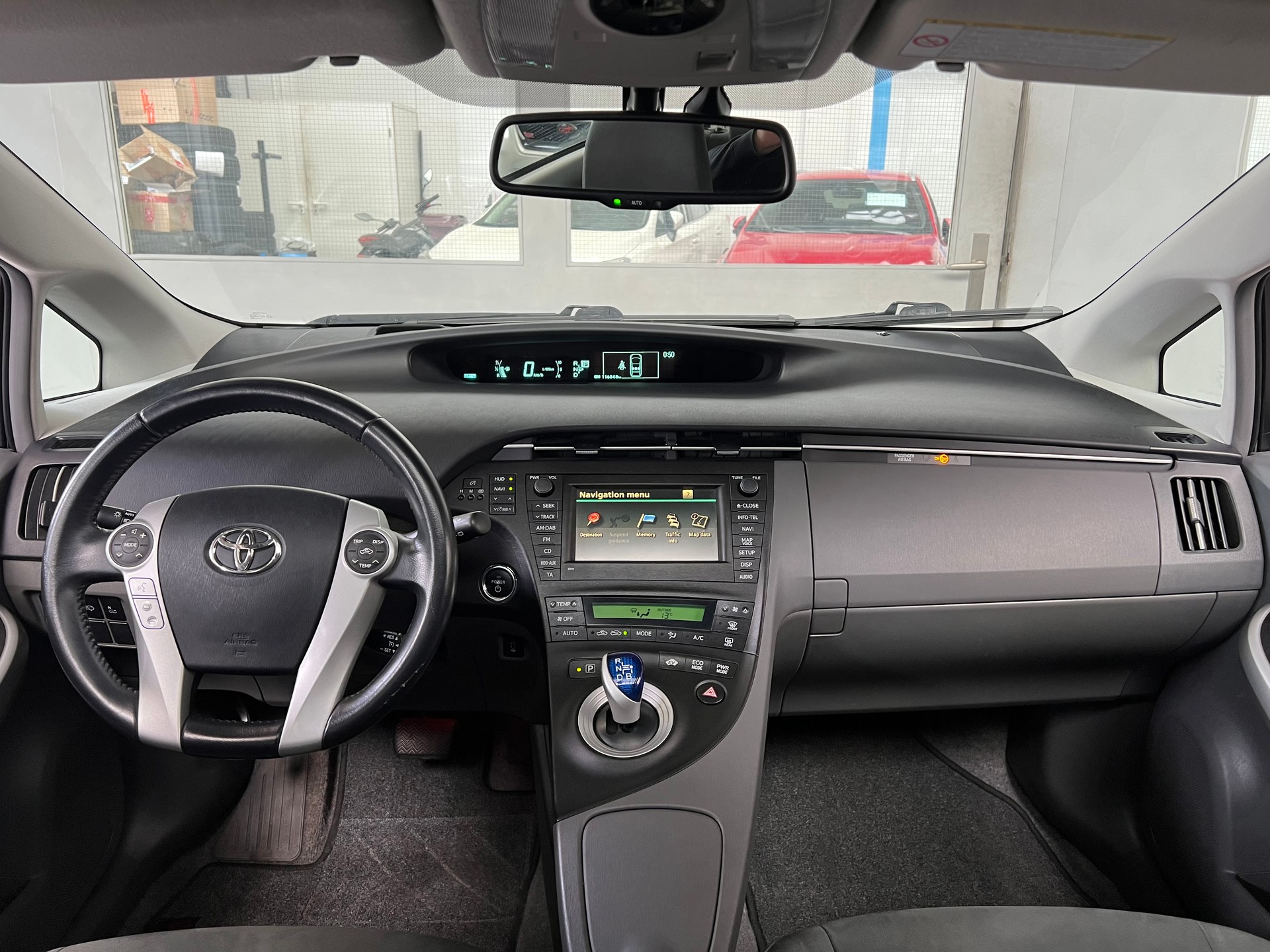 TOYOTA Prius 1.8 16V HSD Sol Premium-image-4