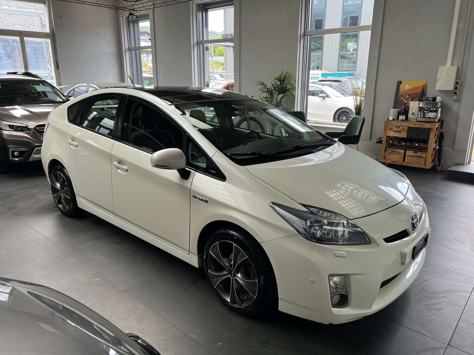 TOYOTA Prius 1.8 16V HSD Sol Premium-image-2