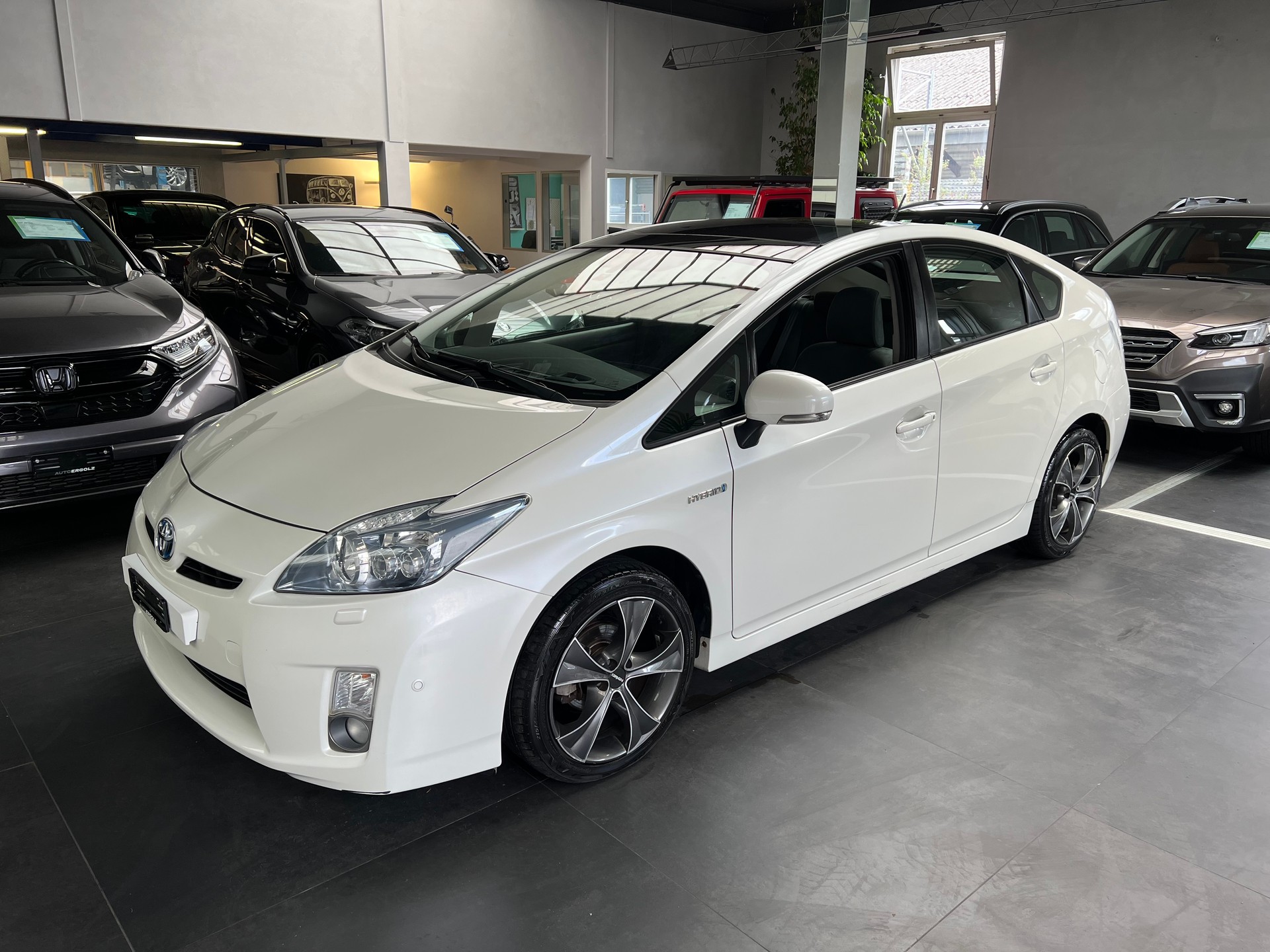 TOYOTA Prius 1.8 16V HSD Sol Premium