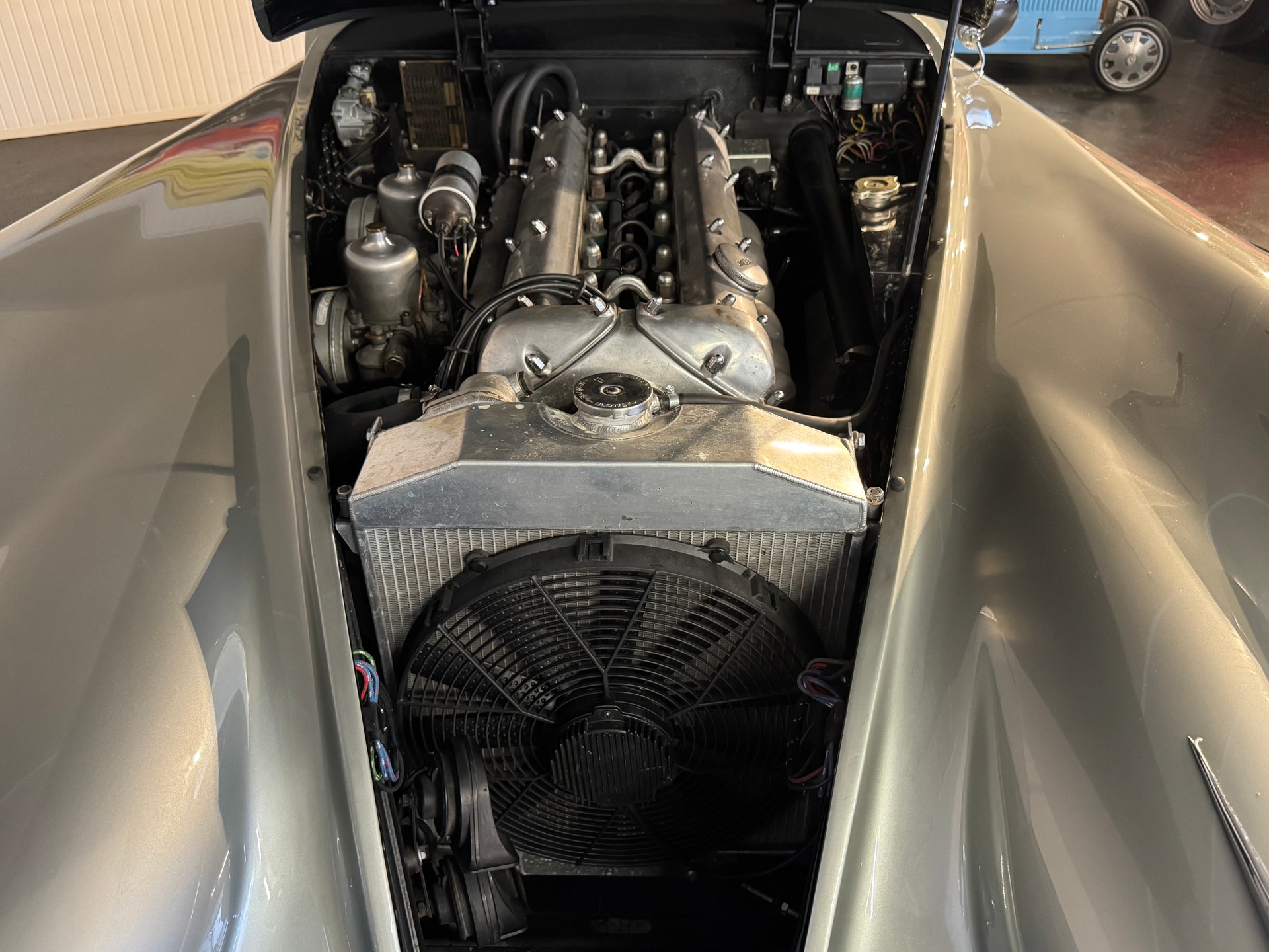 JAGUAR XK120 Coupé-image-21