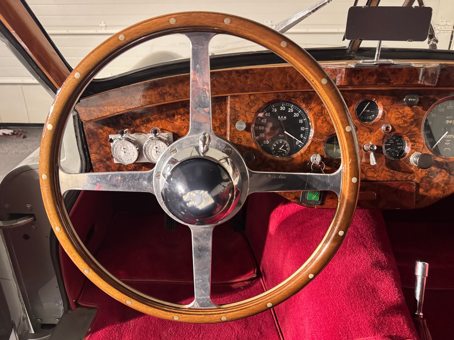 JAGUAR XK120 Coupé-image-15