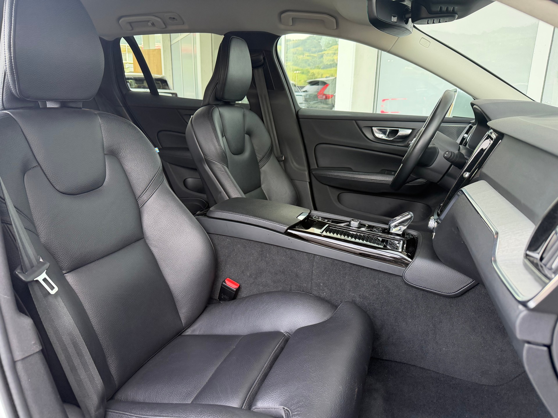 VOLVO V60 T6 eAWD Twin Engine Inscription Geartronic-showroom-element-3