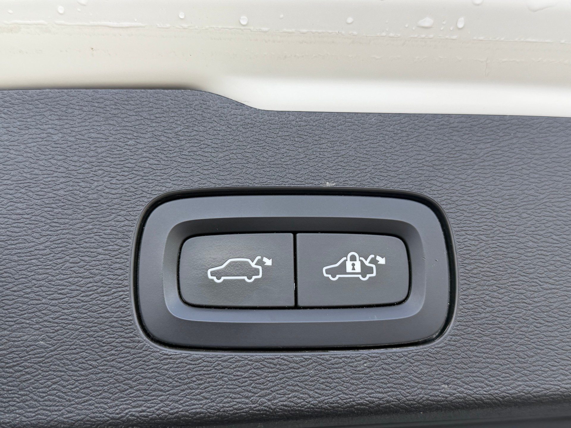 VOLVO V60 T6 eAWD Twin Engine Inscription Geartronic-image-18