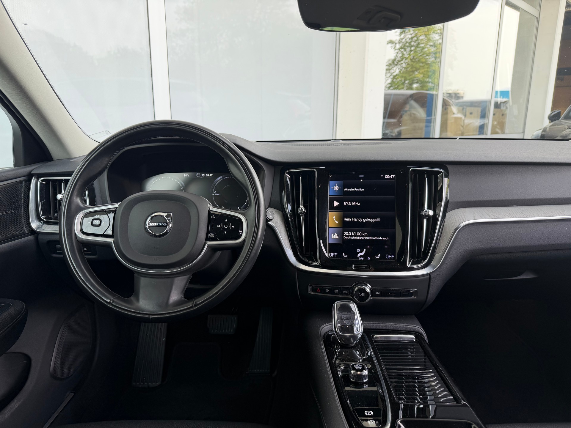 VOLVO V60 T6 eAWD Twin Engine Inscription Geartronic-image-6