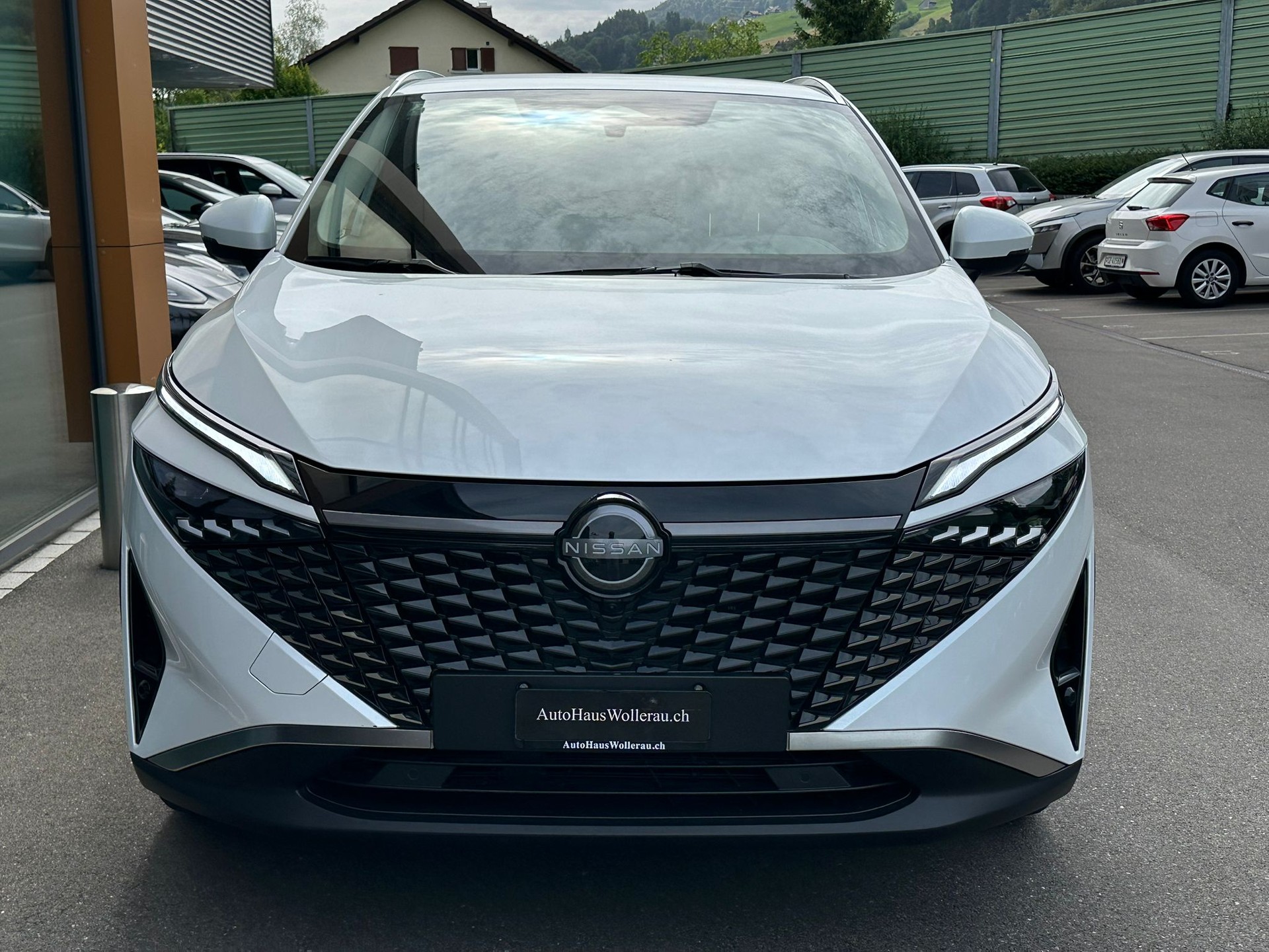 NISSAN Qashqai 1.3 DIG-T MHEV N-Connecta Xtronic-showroom-element-2