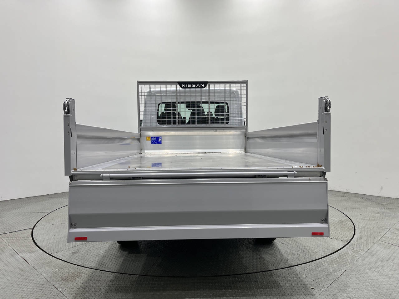 NISSAN Interstar 3.5 Dreiseitenkipper L2H1-showroom-element-3