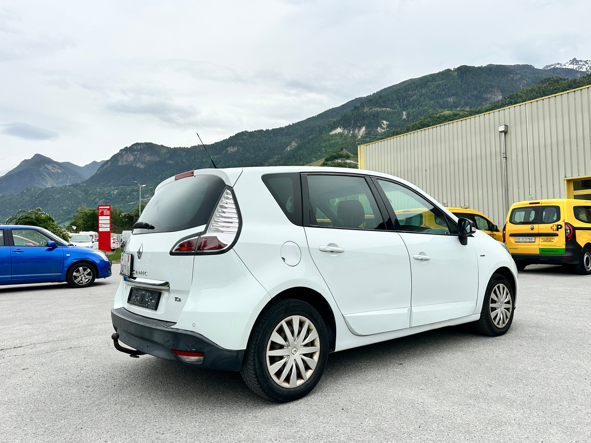RENAULT Scénic 1.2 16V Turbo Bose Edition-image-4