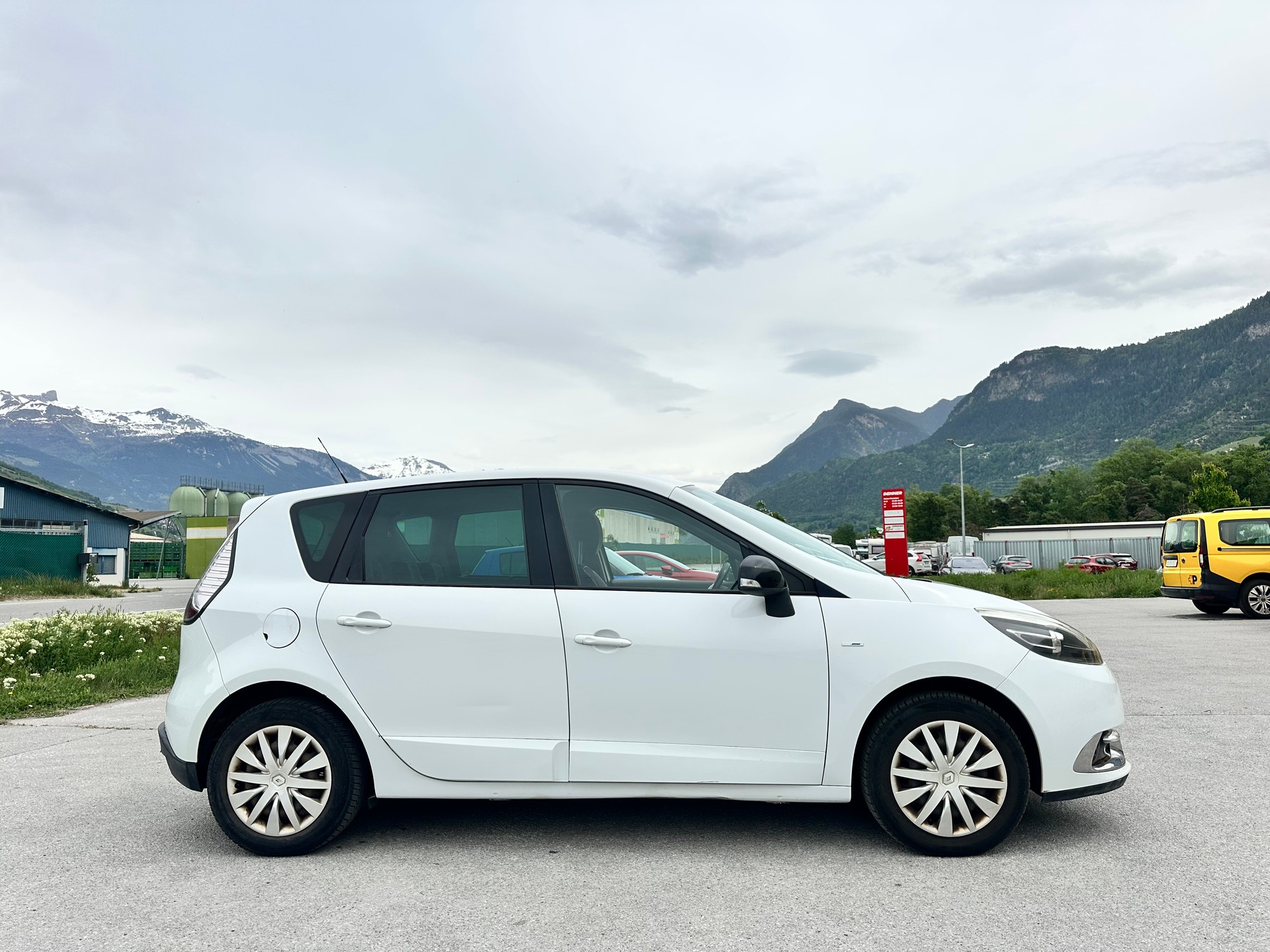 RENAULT Scénic 1.2 16V Turbo Bose Edition-image-6