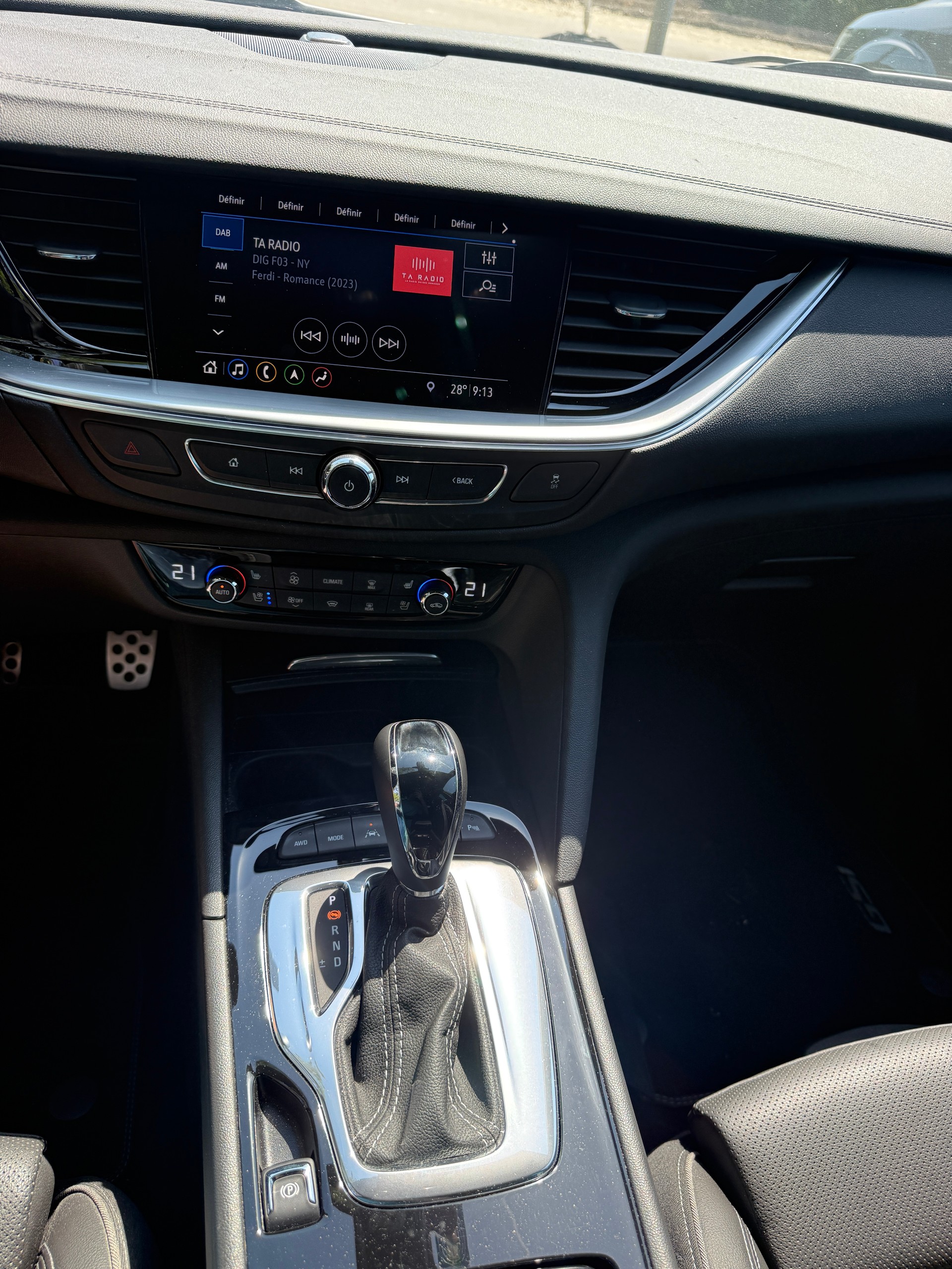 OPEL Insignia 2.0 T GSi 4WD Automatic-image-11