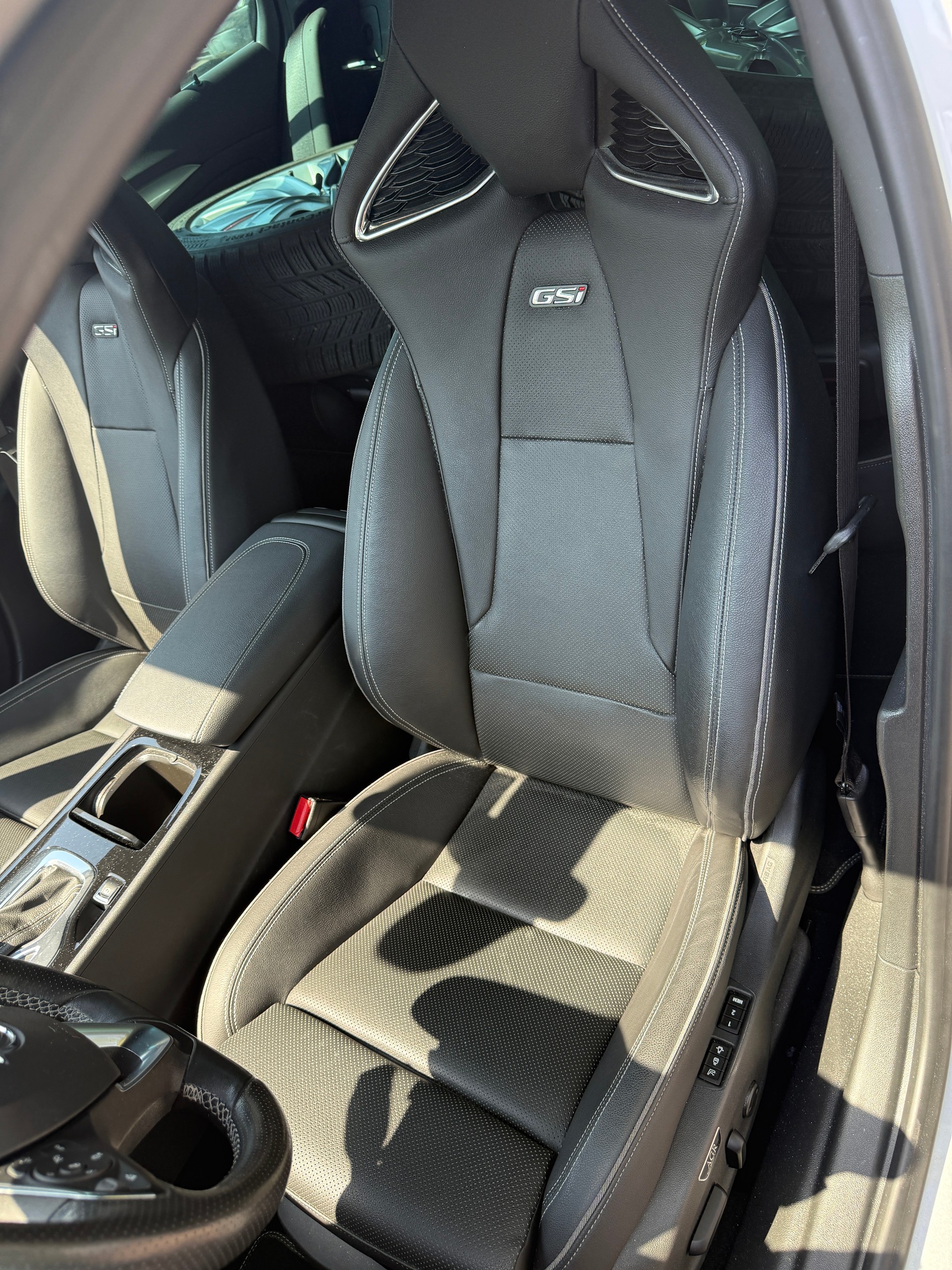 OPEL Insignia 2.0 T GSi 4WD Automatic-image-8