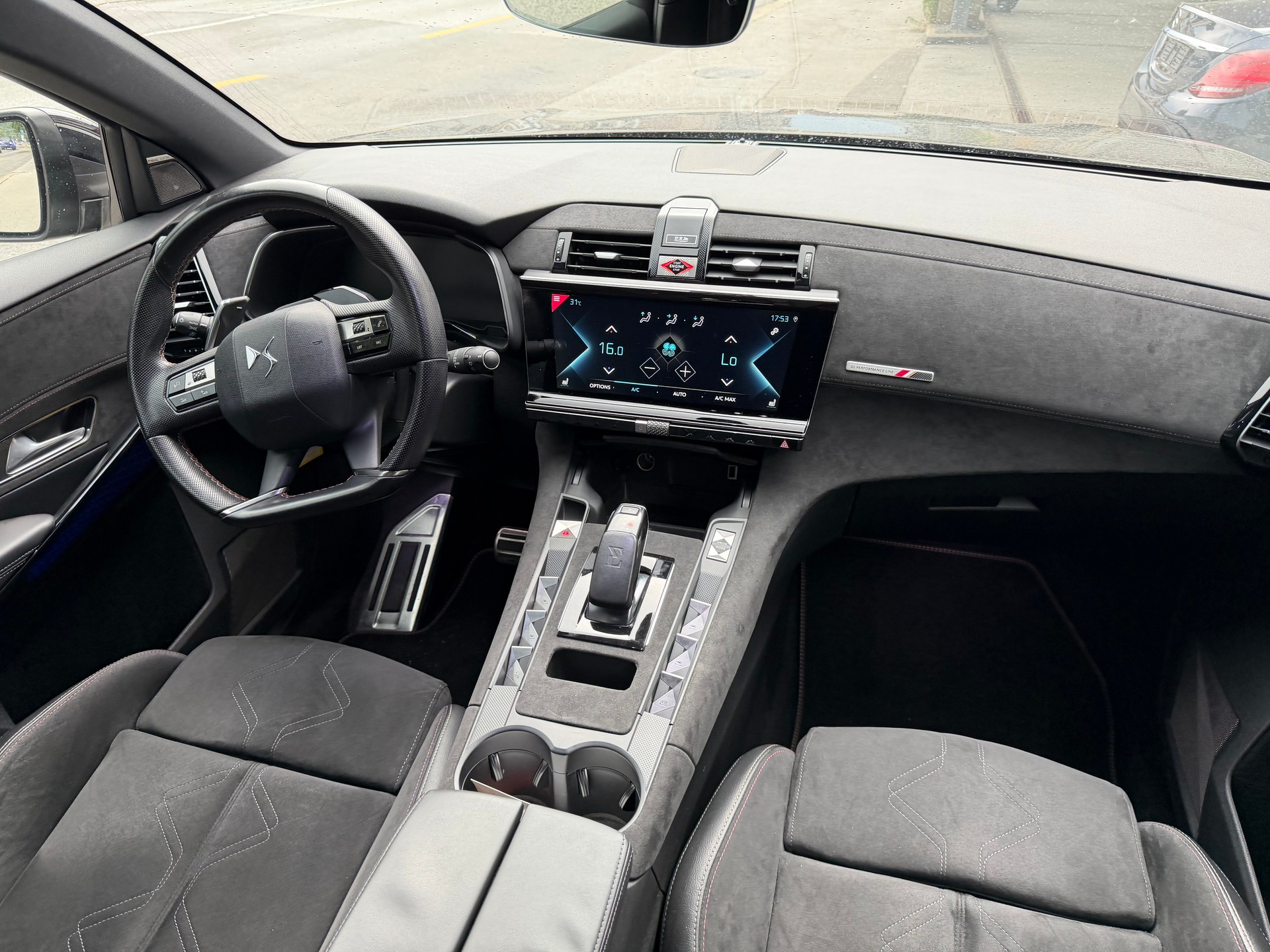 DS AUTOMOBILES DS 7 Crossback E-Tense 300 Performance Line-image-7