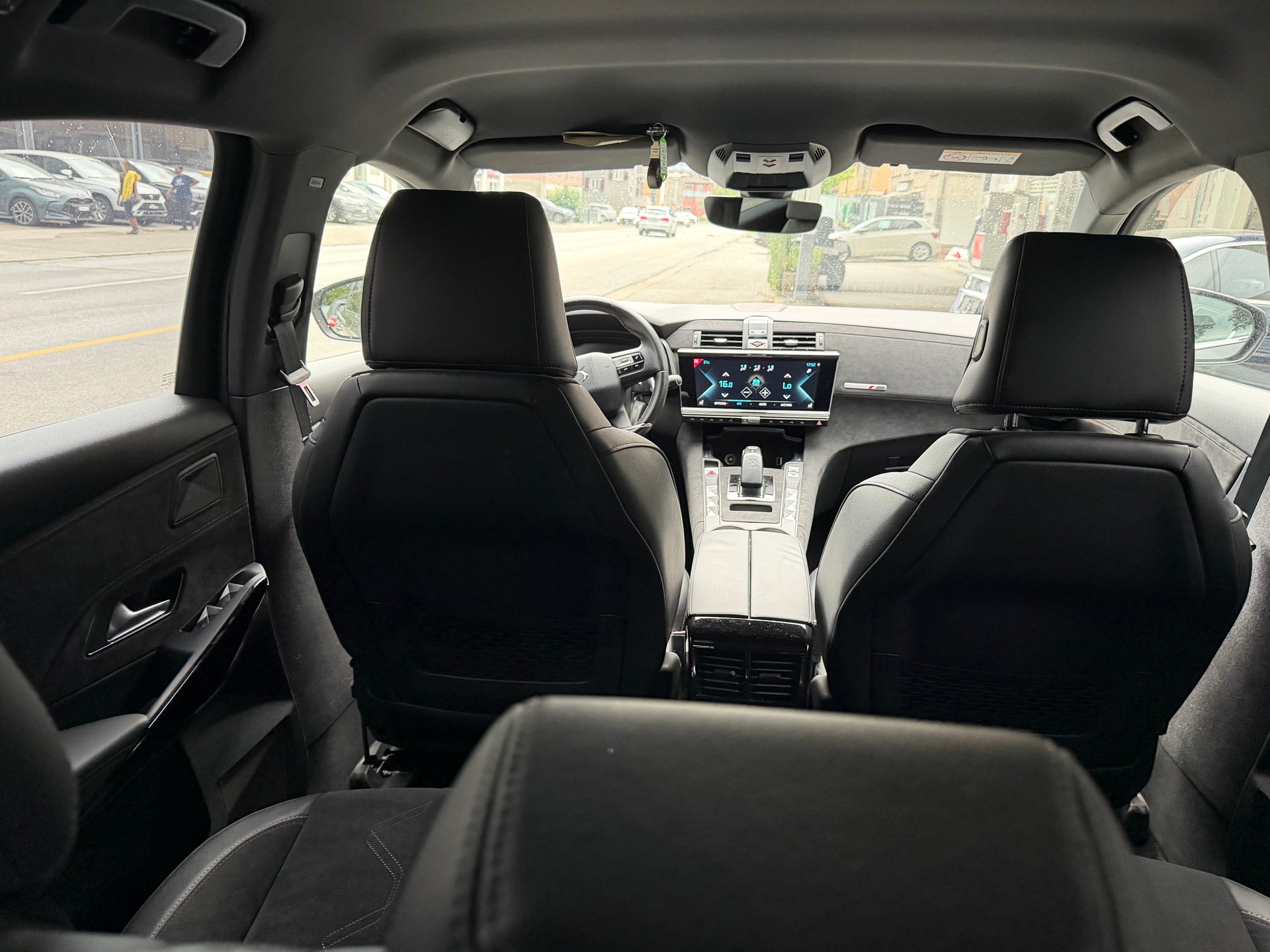 DS AUTOMOBILES DS 7 Crossback E-Tense 300 Performance Line-image-15