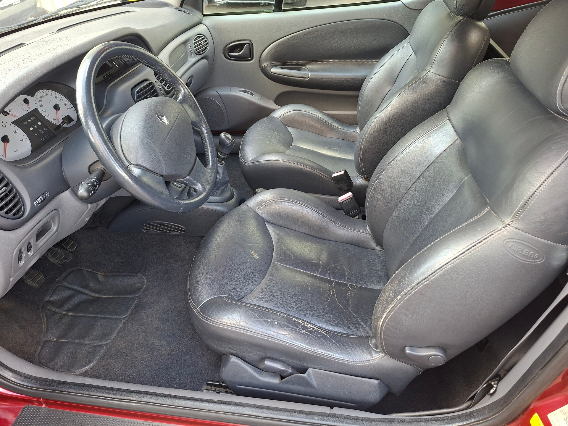 RENAULT Mégane 1.6 16V Impulsion-image-6