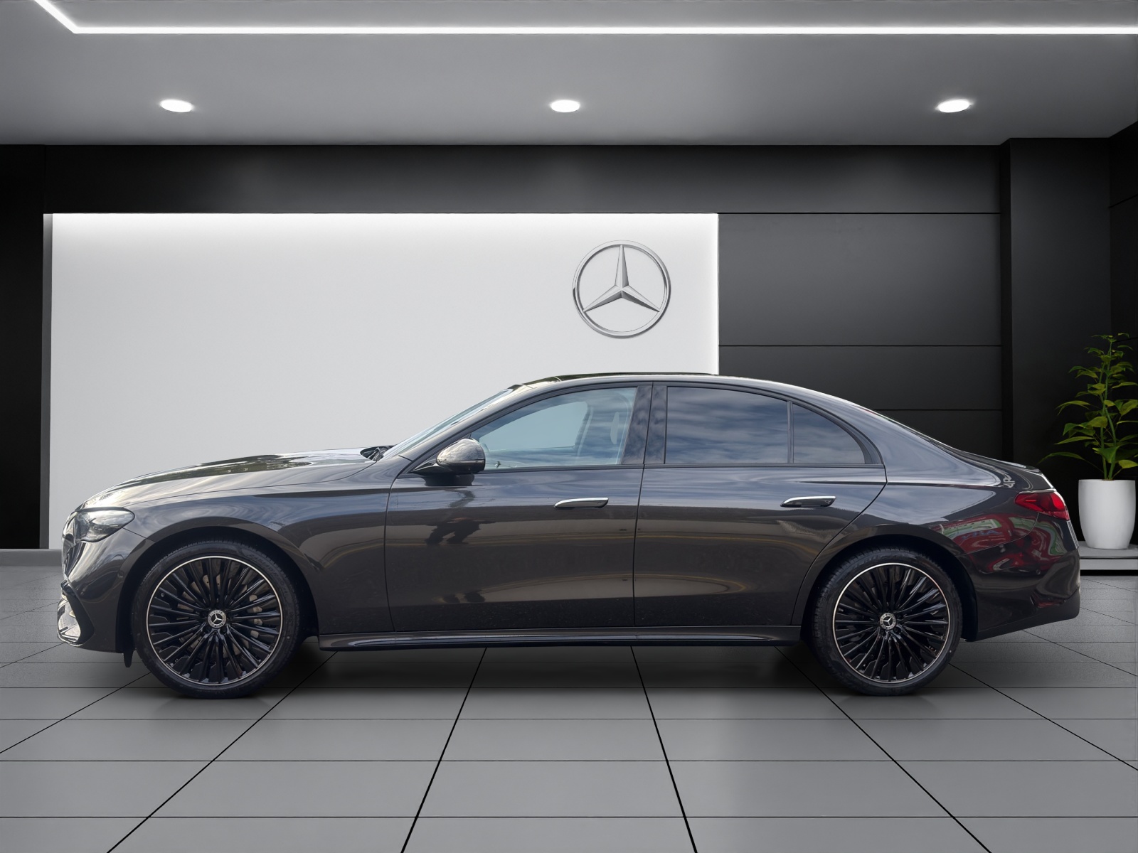MERCEDES-BENZ E 220 d 4Matic 9G-Tronic-showroom-element-2