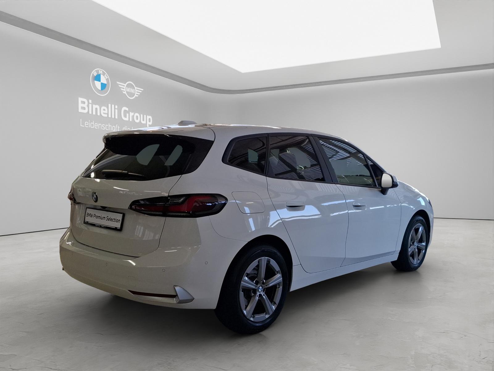 BMW 218i Active Tourer-image-16