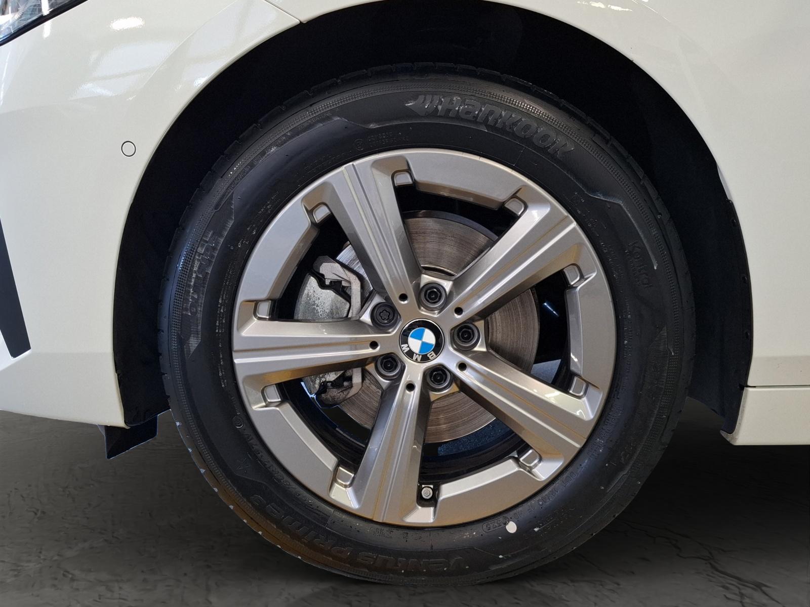 BMW 218i Active Tourer-image-4