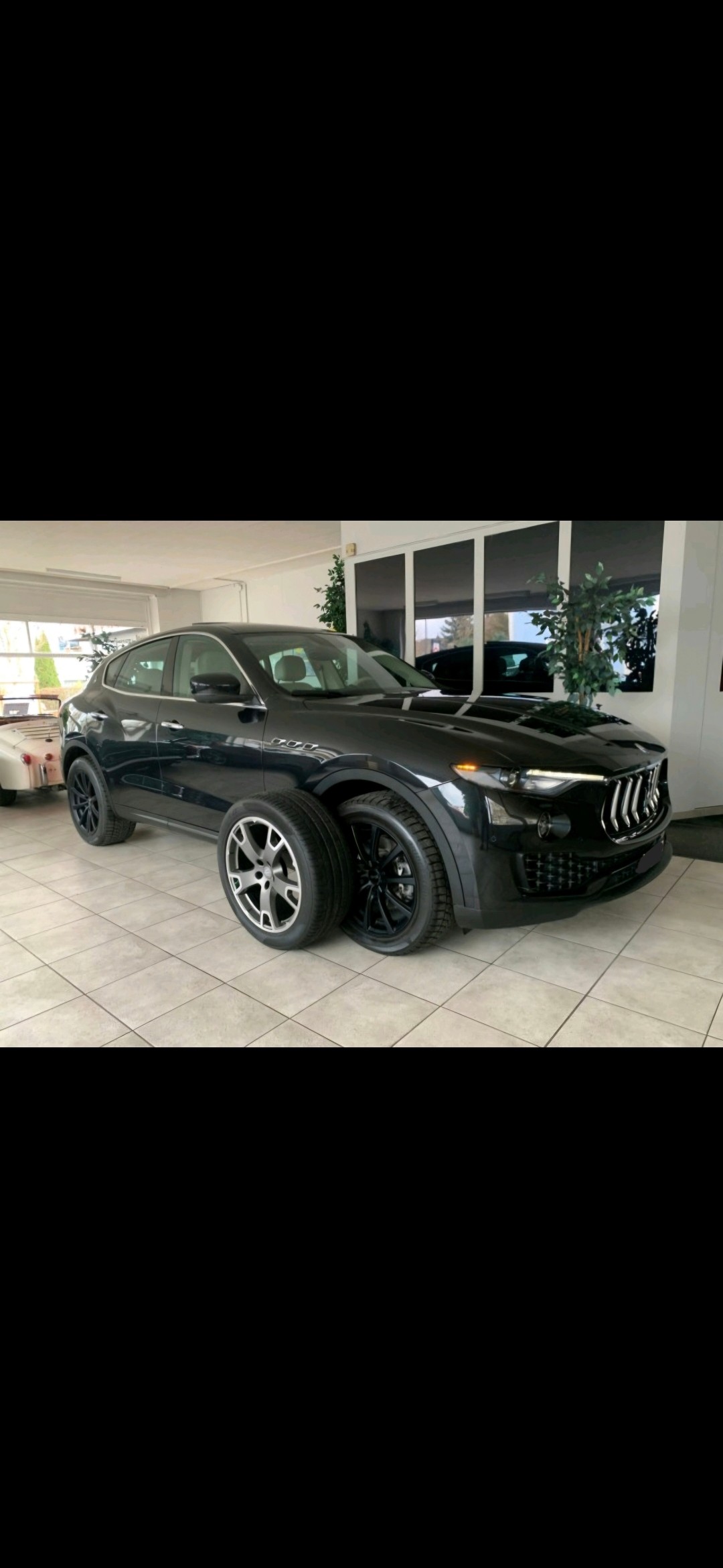 MASERATI LEVANTE-image-2